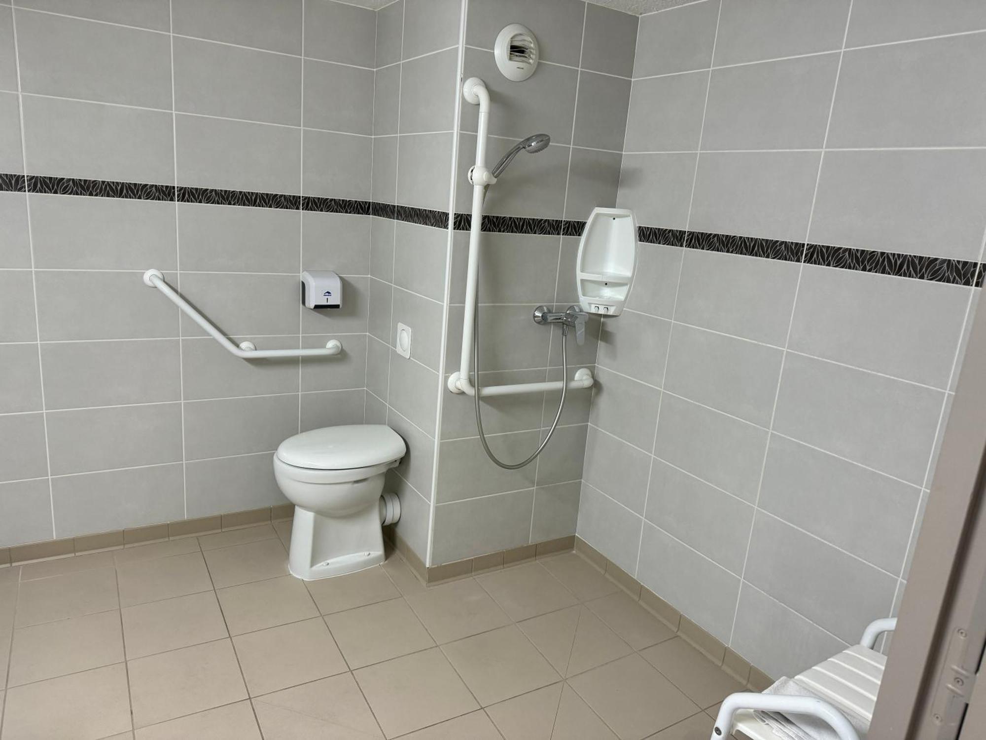 Standard Double Room - Disability Access,1643774340:JPEG