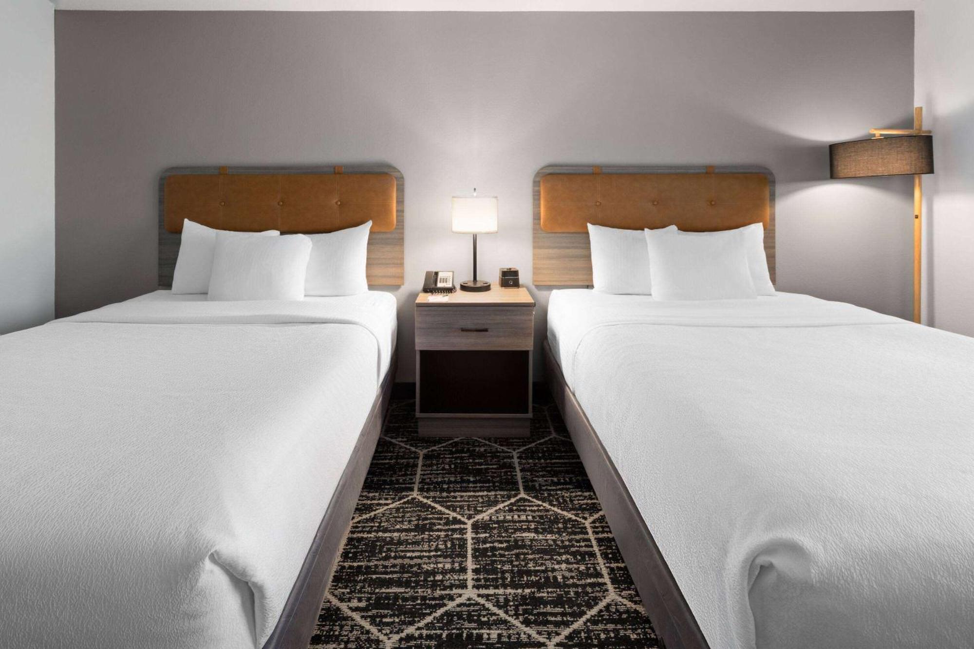 Queen Room Two Queen Beds Hearing Accessible or Non-Smoking