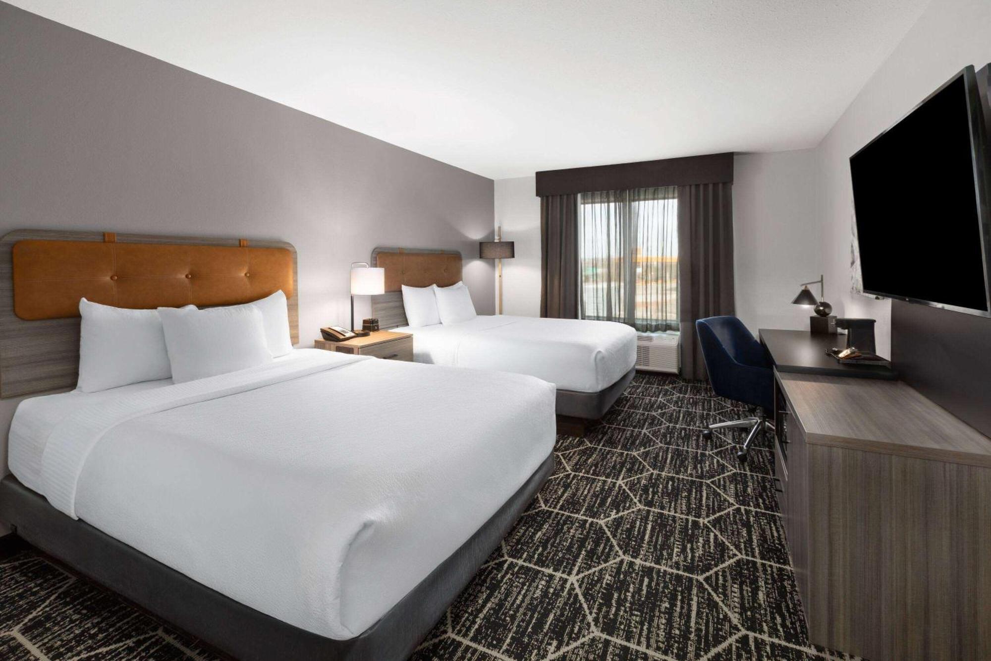 Queen Room Two Queen Beds Hearing Accessible or Non-Smoking