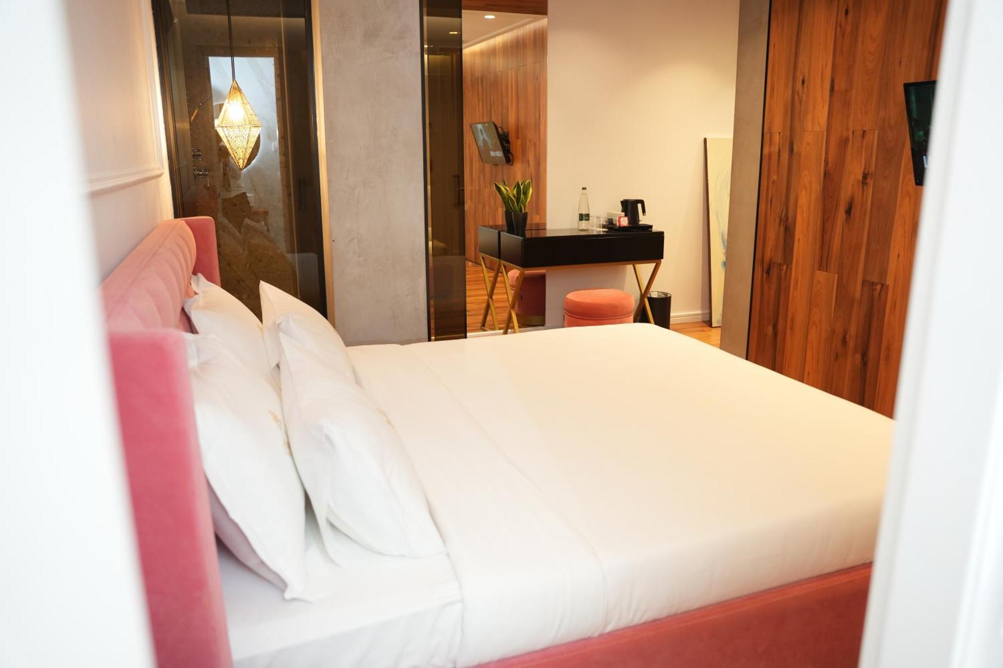 Standard Double Room No Window