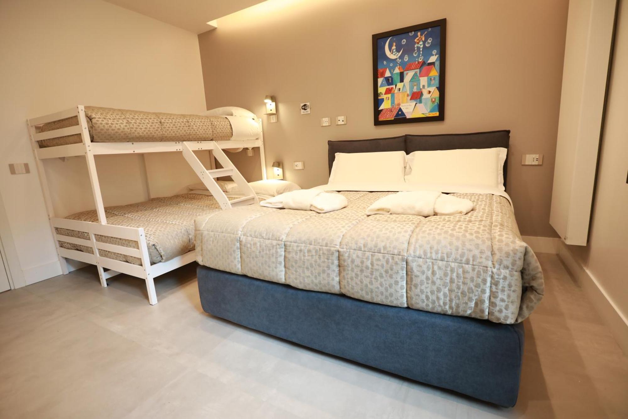 Deluxe Family Suite