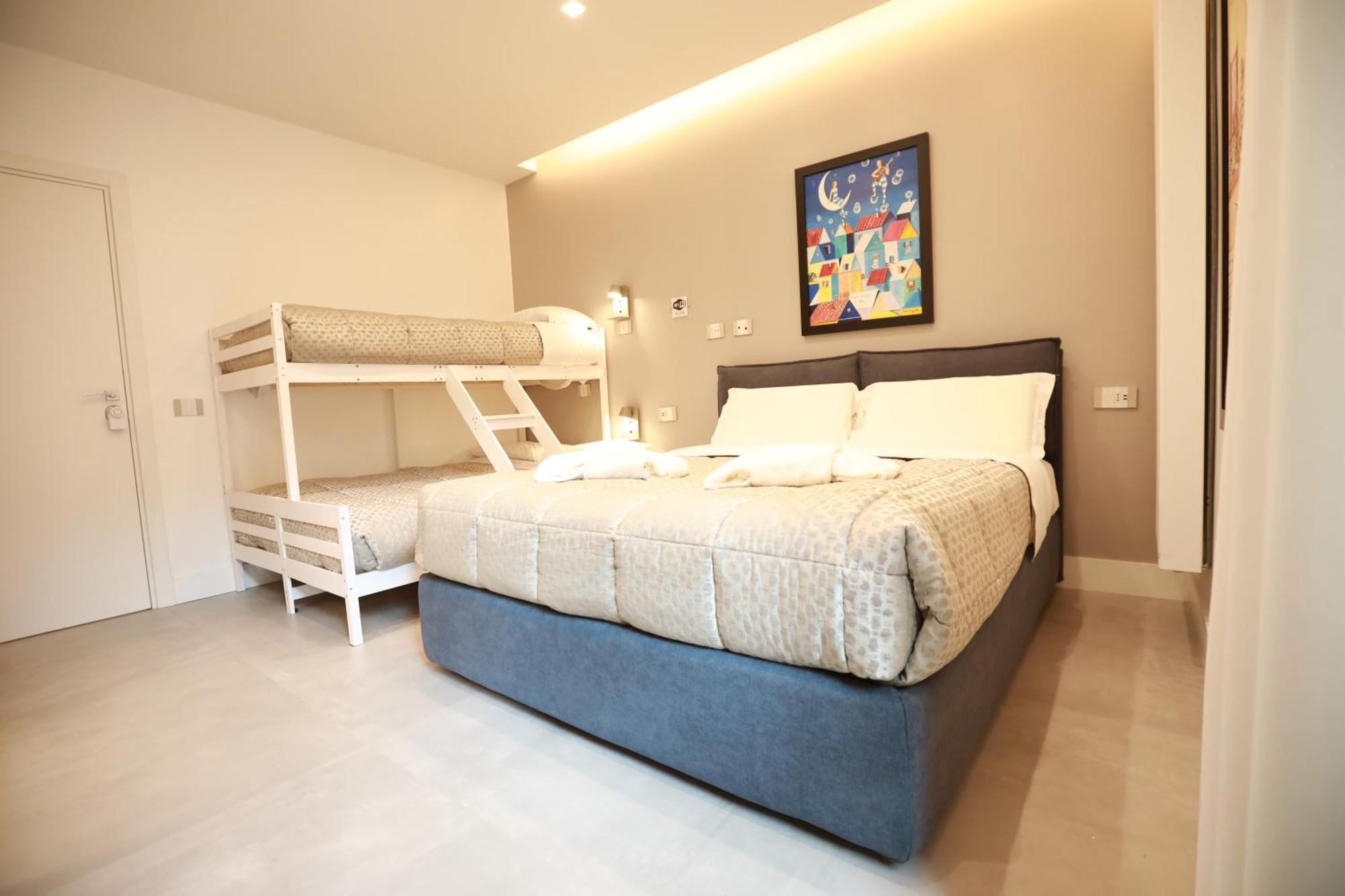 Deluxe Family Suite