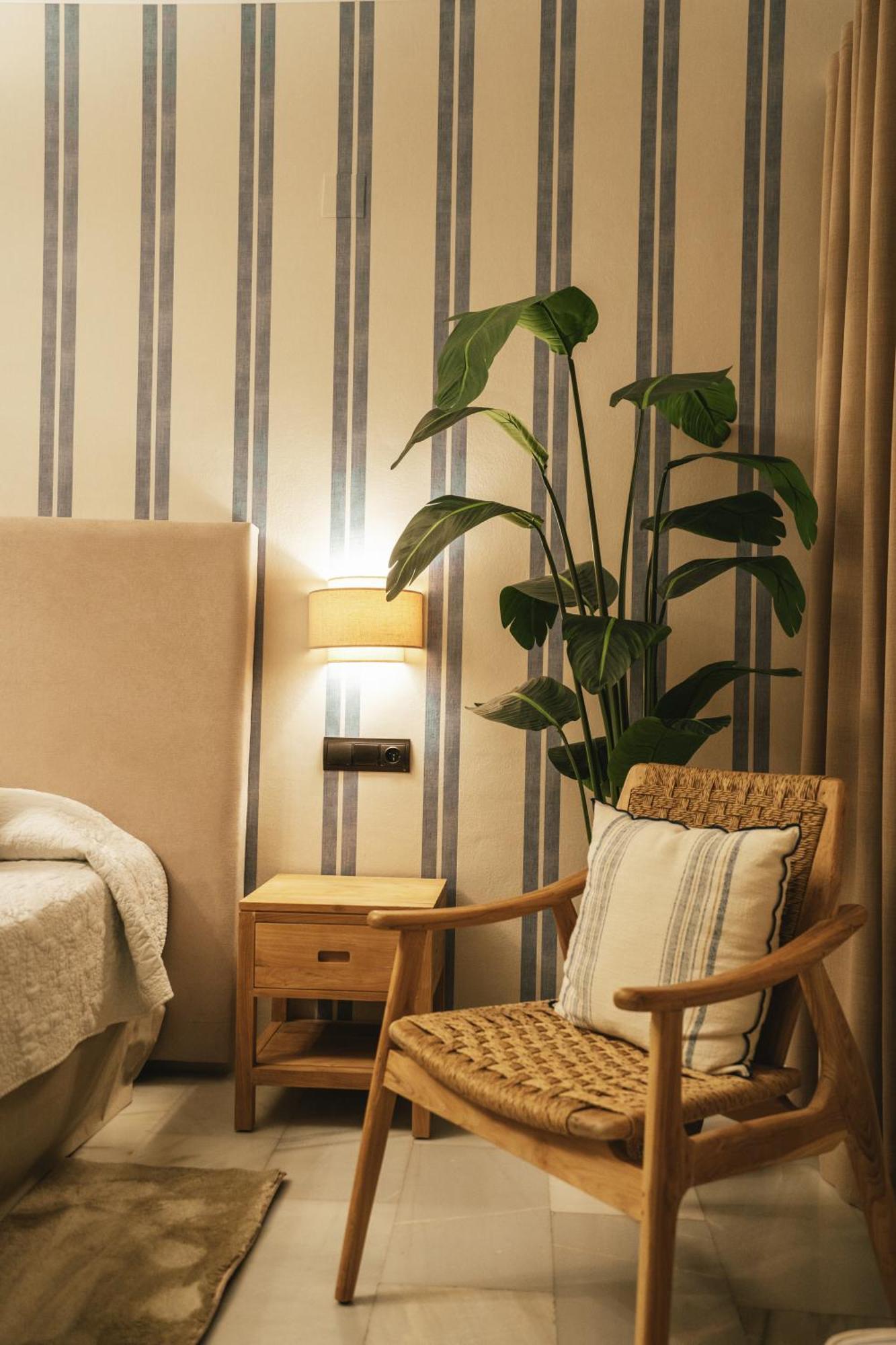 Doppel-/Zweibettzimmer mit Balkon und Meerblick