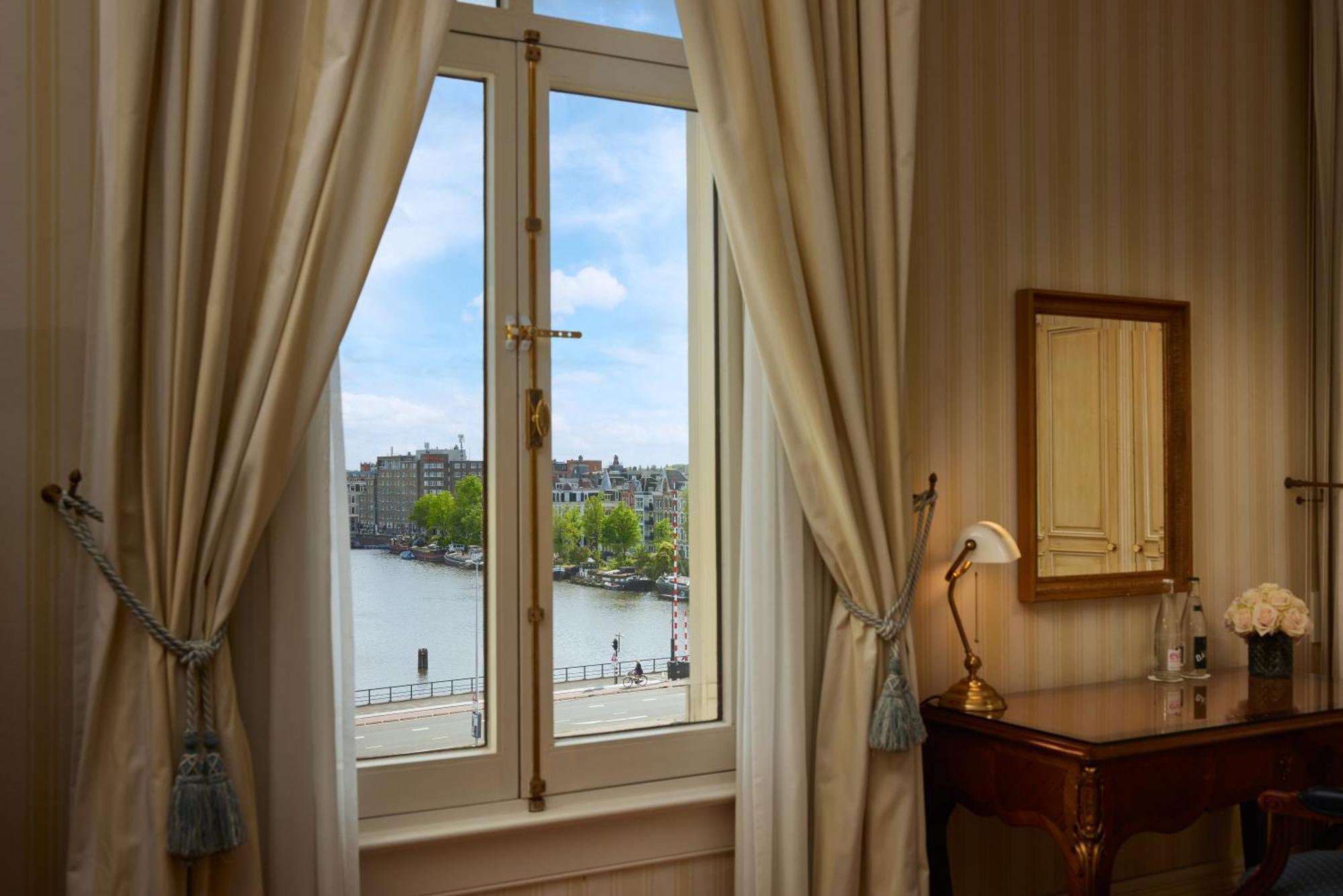 Suite Ático con cama extragrande y vistas al río