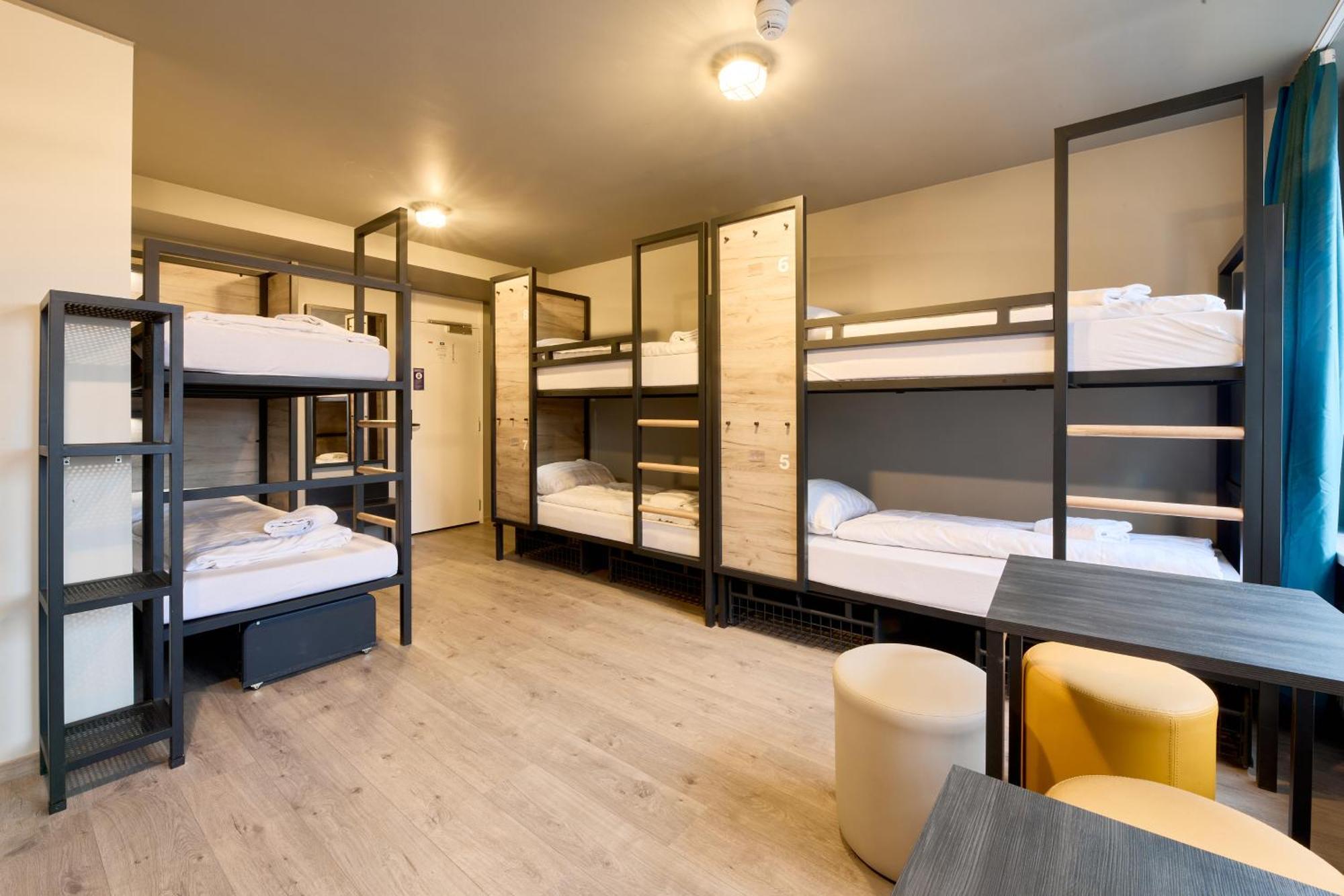 Bed 8-Bed Dormitory Room