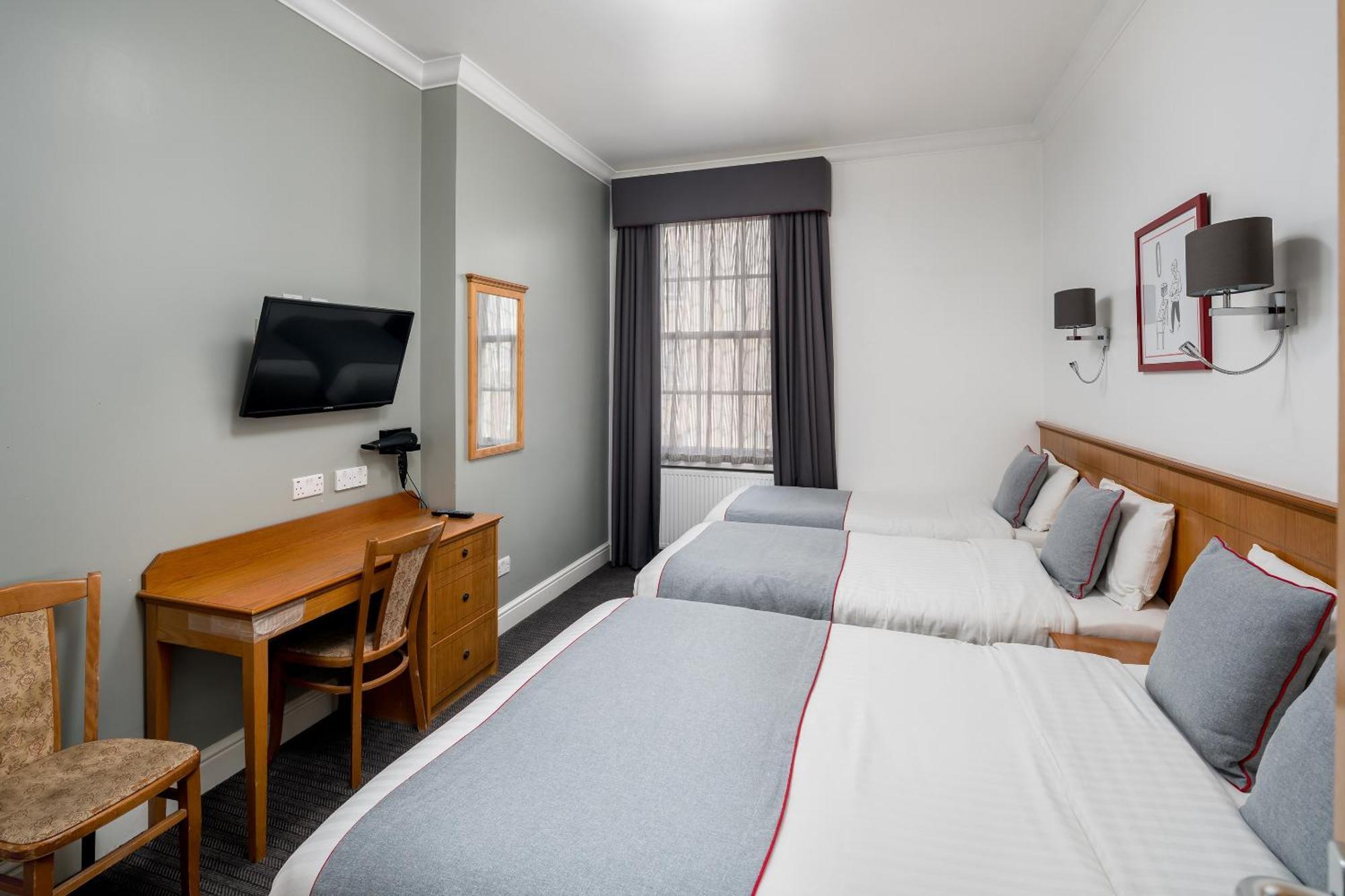 Deluxe Quadruple Room,1657858398:JPEG