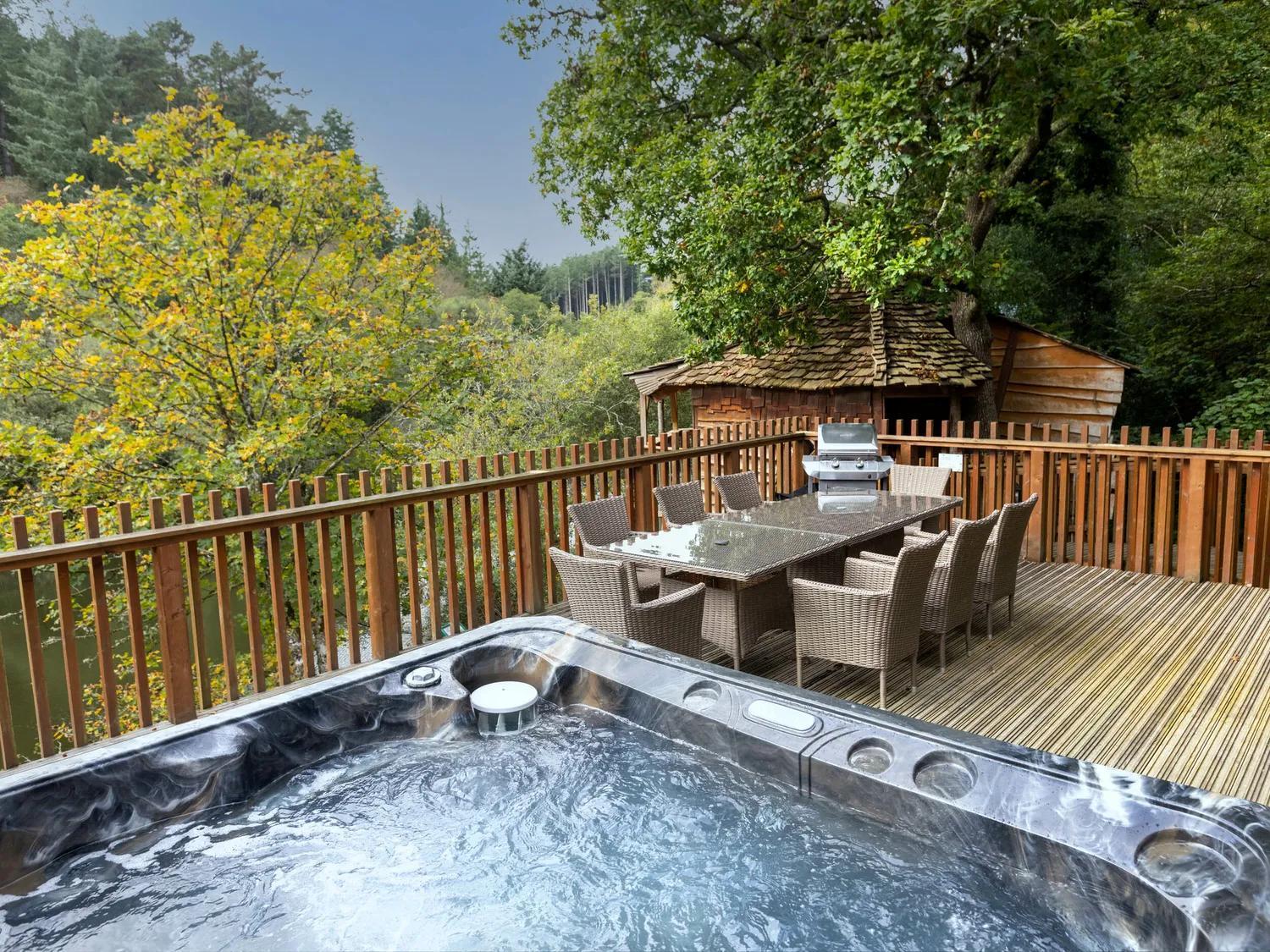 Golden Oak Treehouse