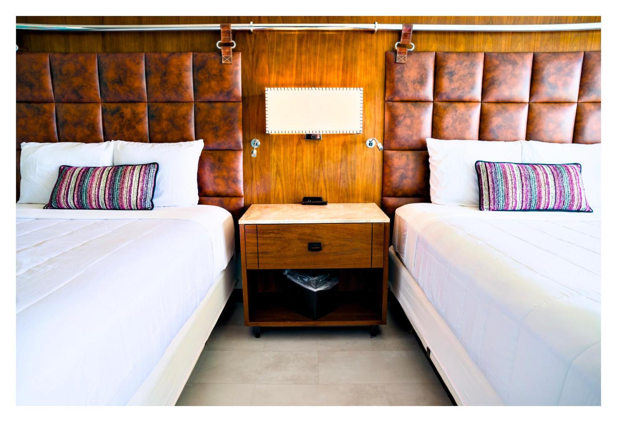 Queen Room Two Queen Beds Area View Non Smoking