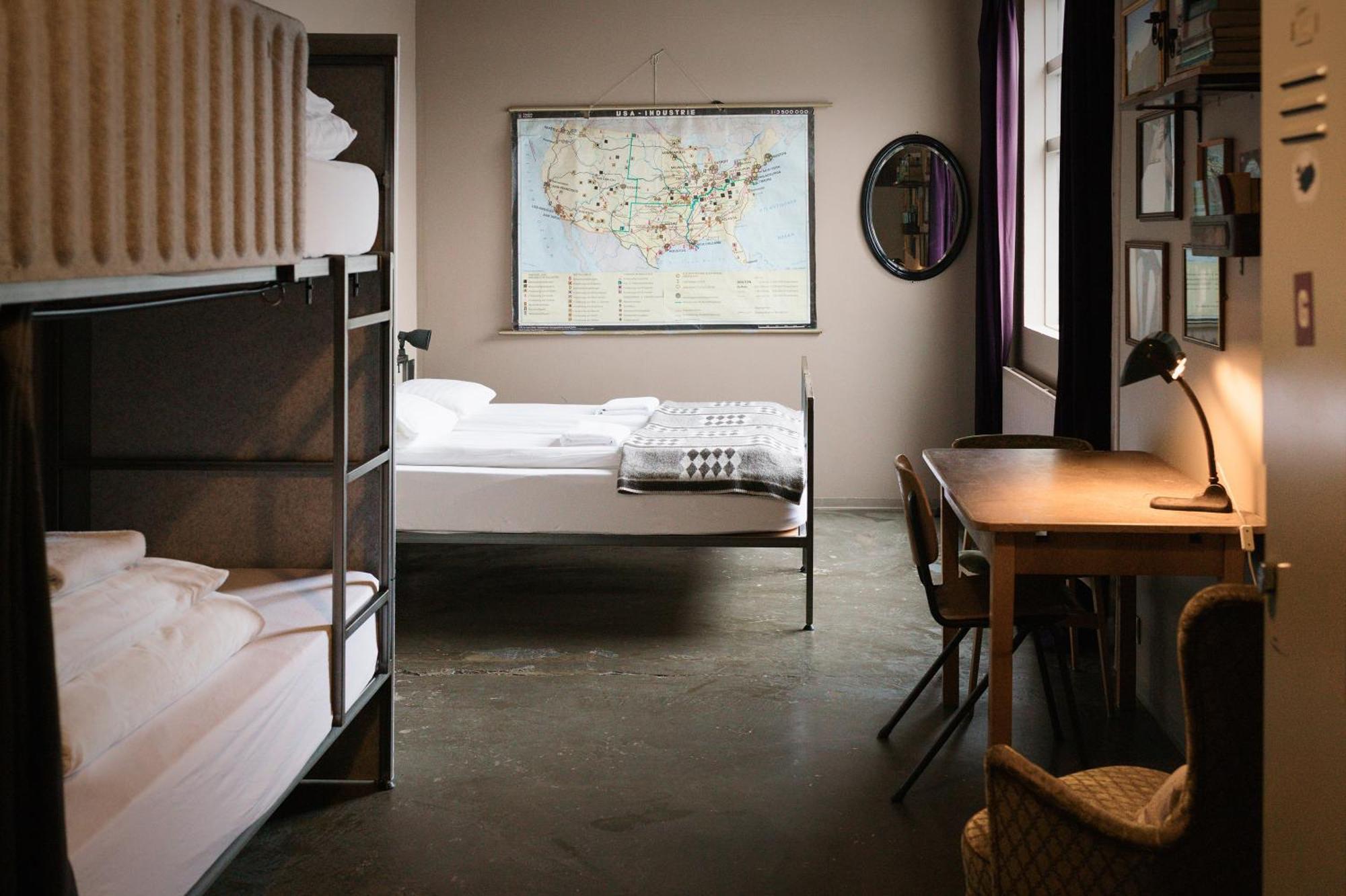 Chambre Familiale avec Salle de Bains Commune