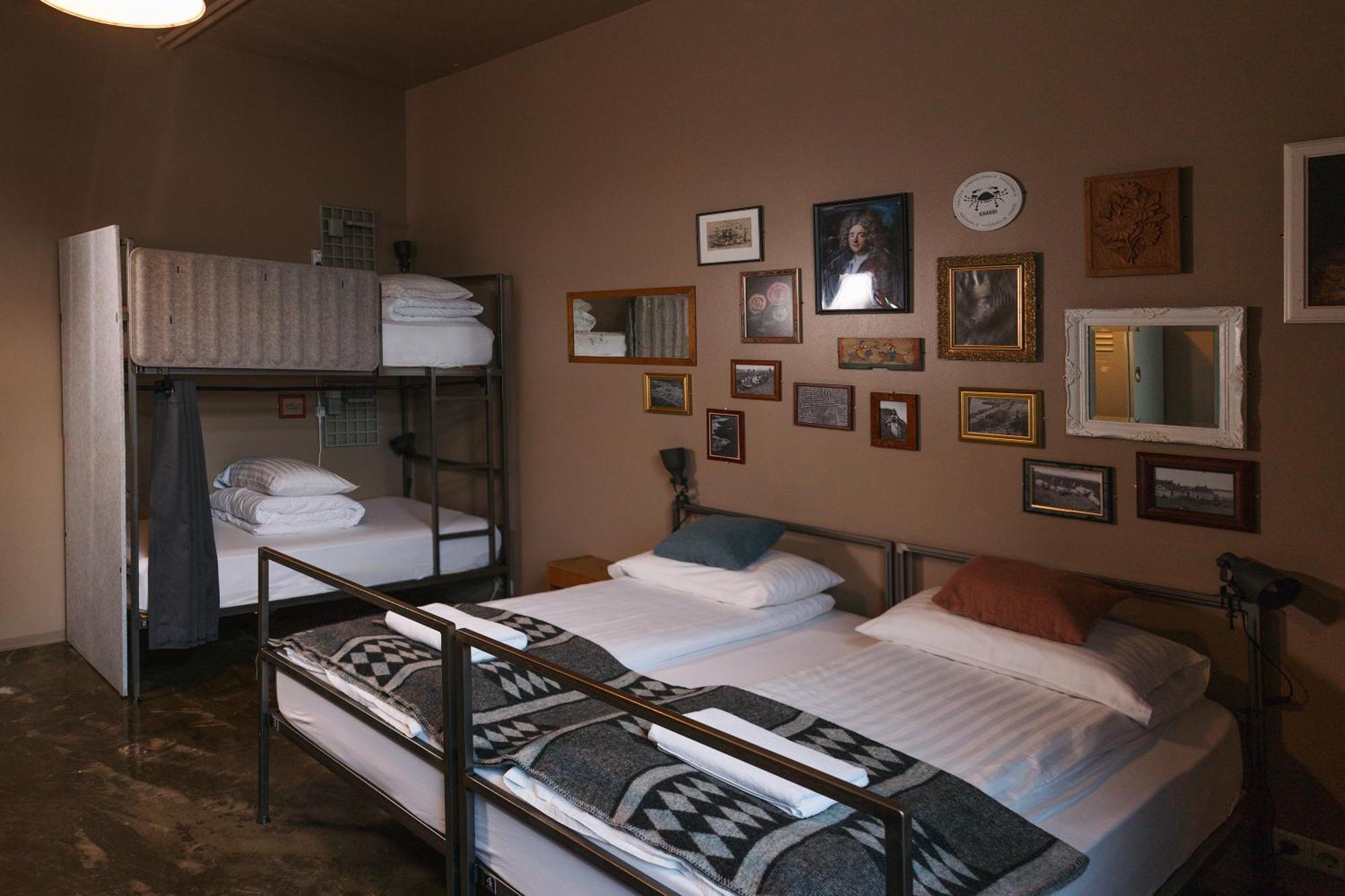 Chambre Familiale avec Salle de Bains Commune