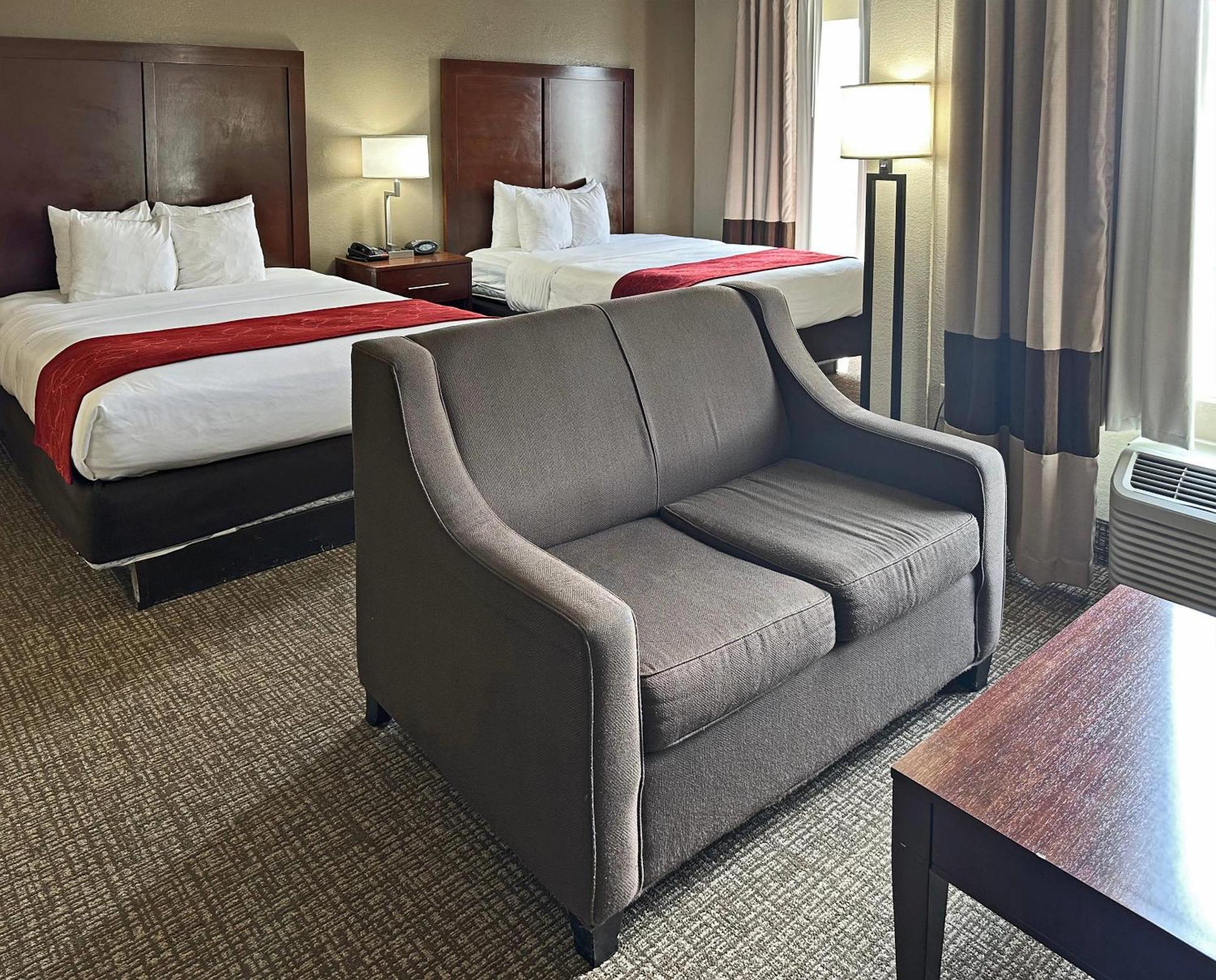 One-Bedroom Suite Two Queen Beds