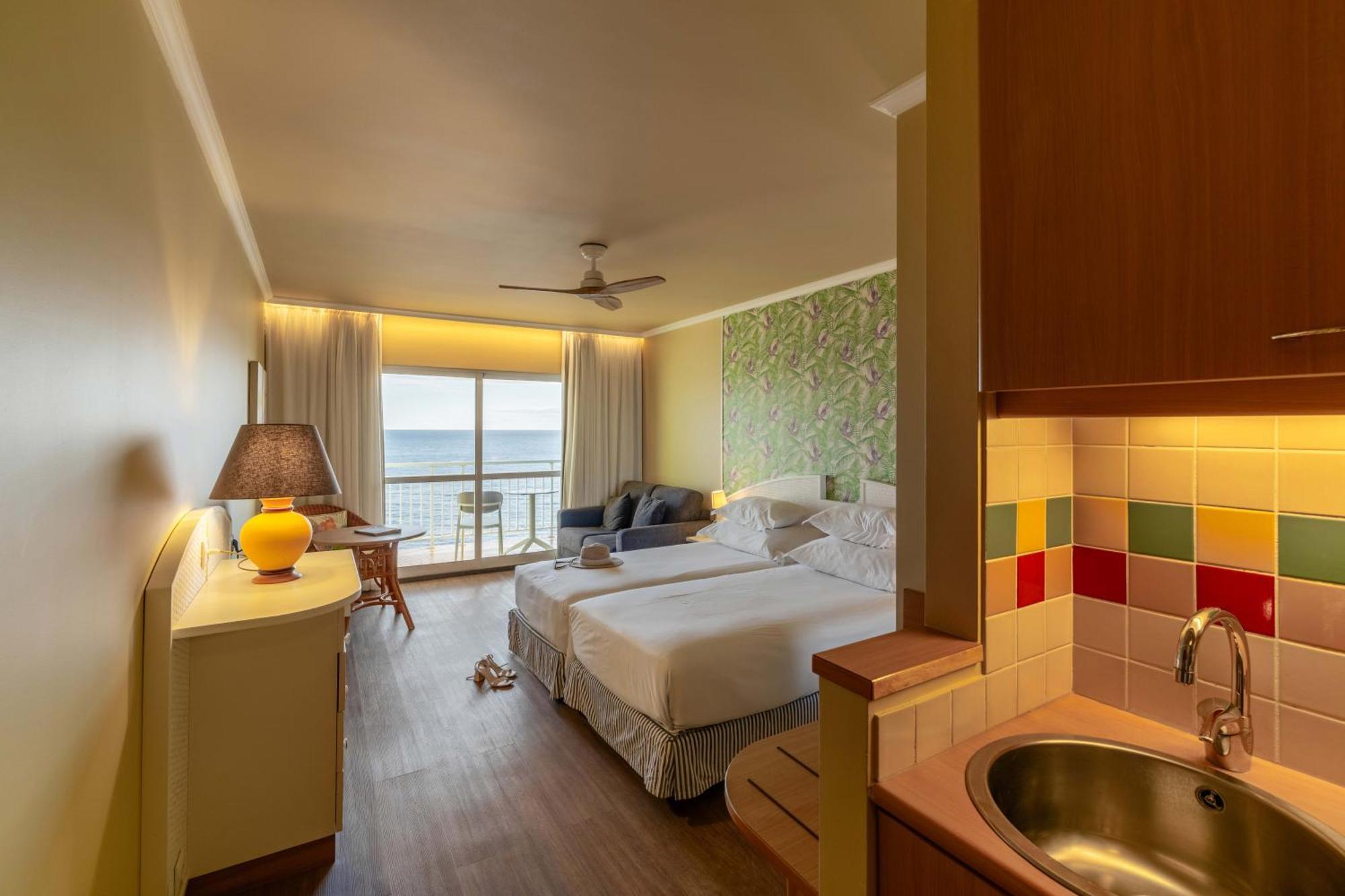 Estúdio Premium com Vista Mar (2 Adultos + 1 Criança)