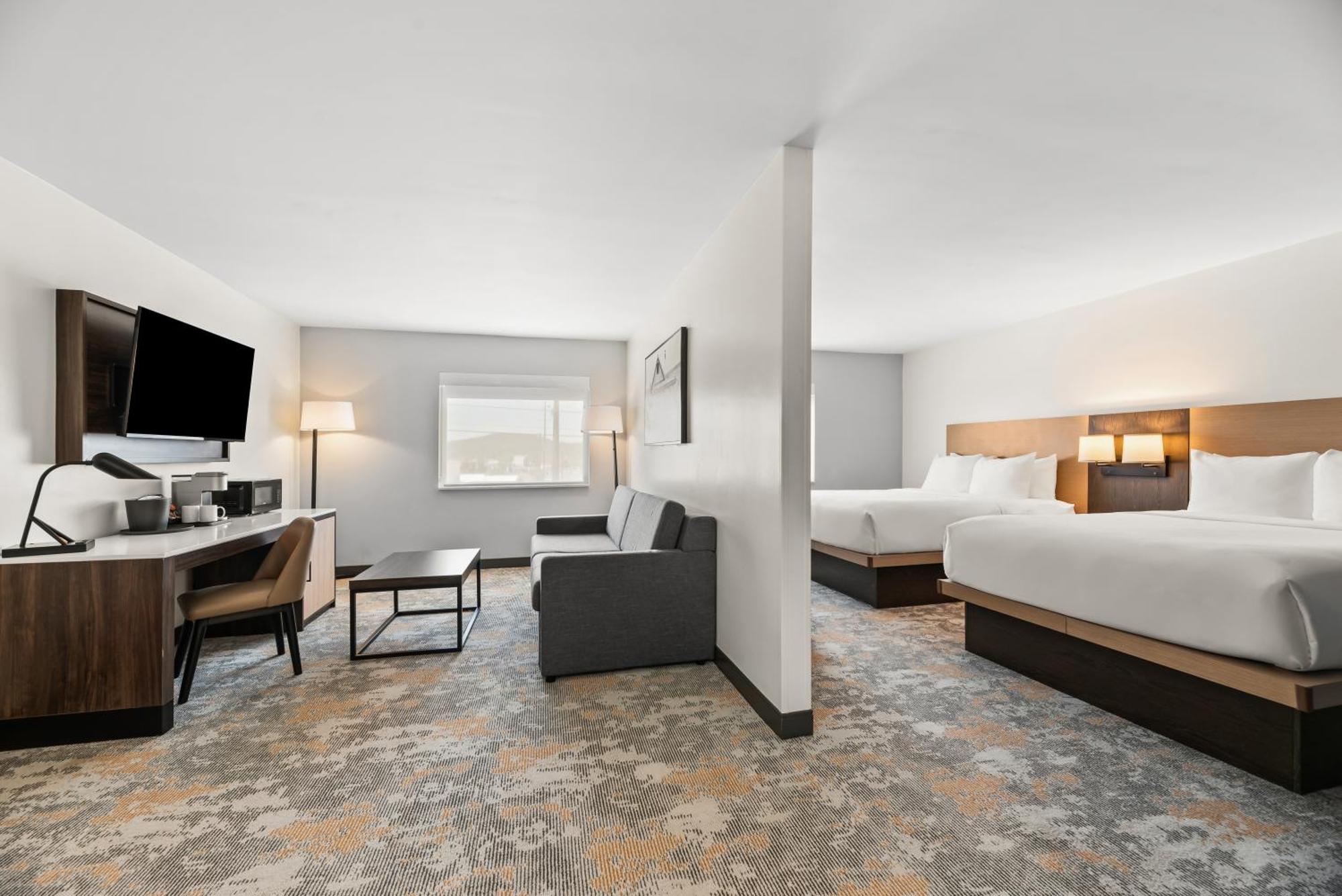 Queen Suite Two Queen Beds Non Smoking