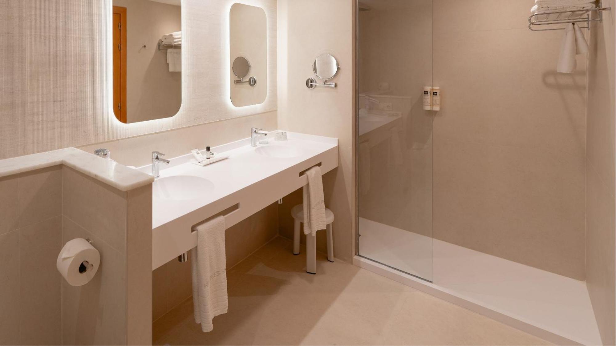 Double or Twin Room Terrace