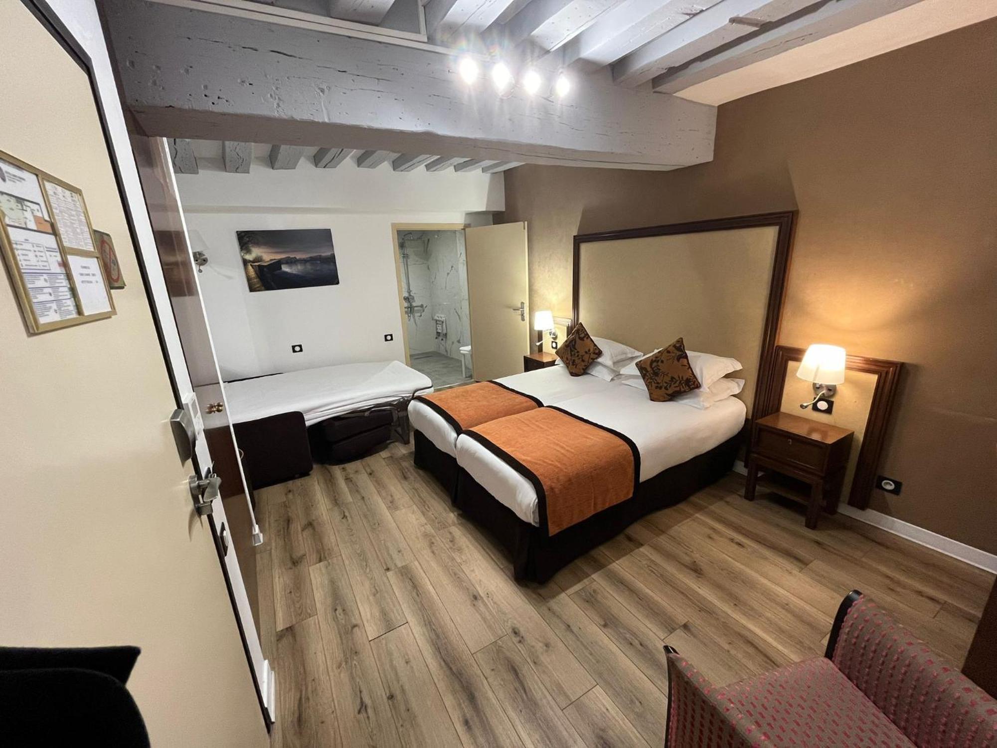 FAMILY Room Accessible to Persons Reduced Mobility Ground Floor Courtyard View,1694533015:JPEG