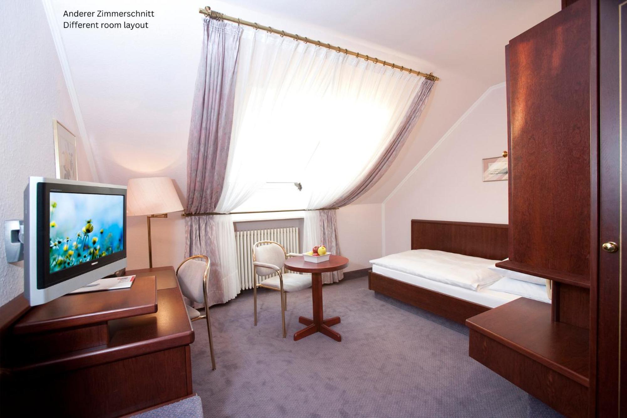 Classic Single Room