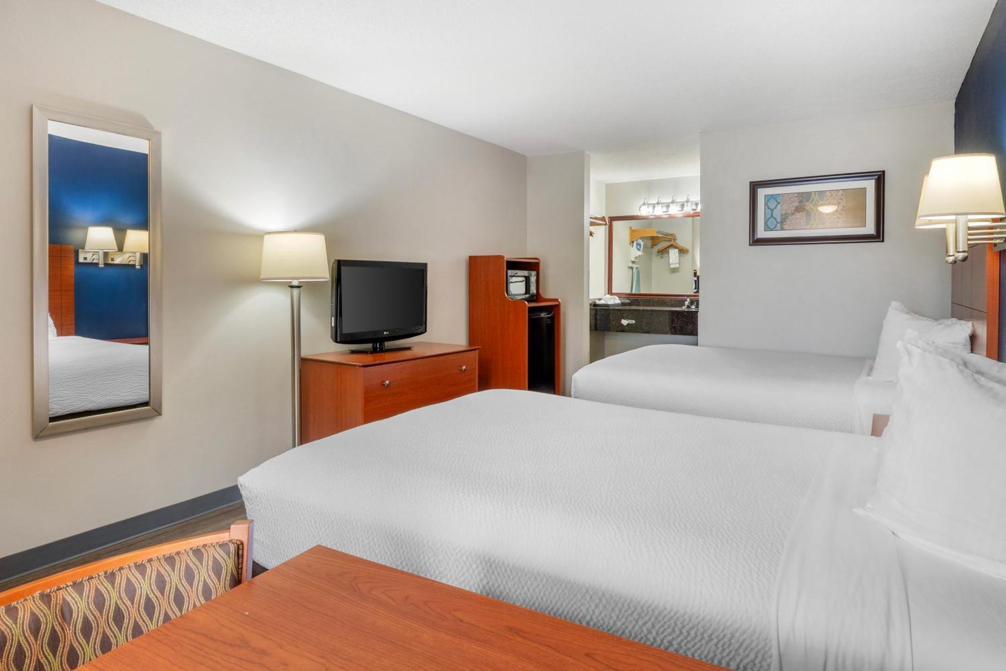 Double Room with Two Double Beds - Accessible