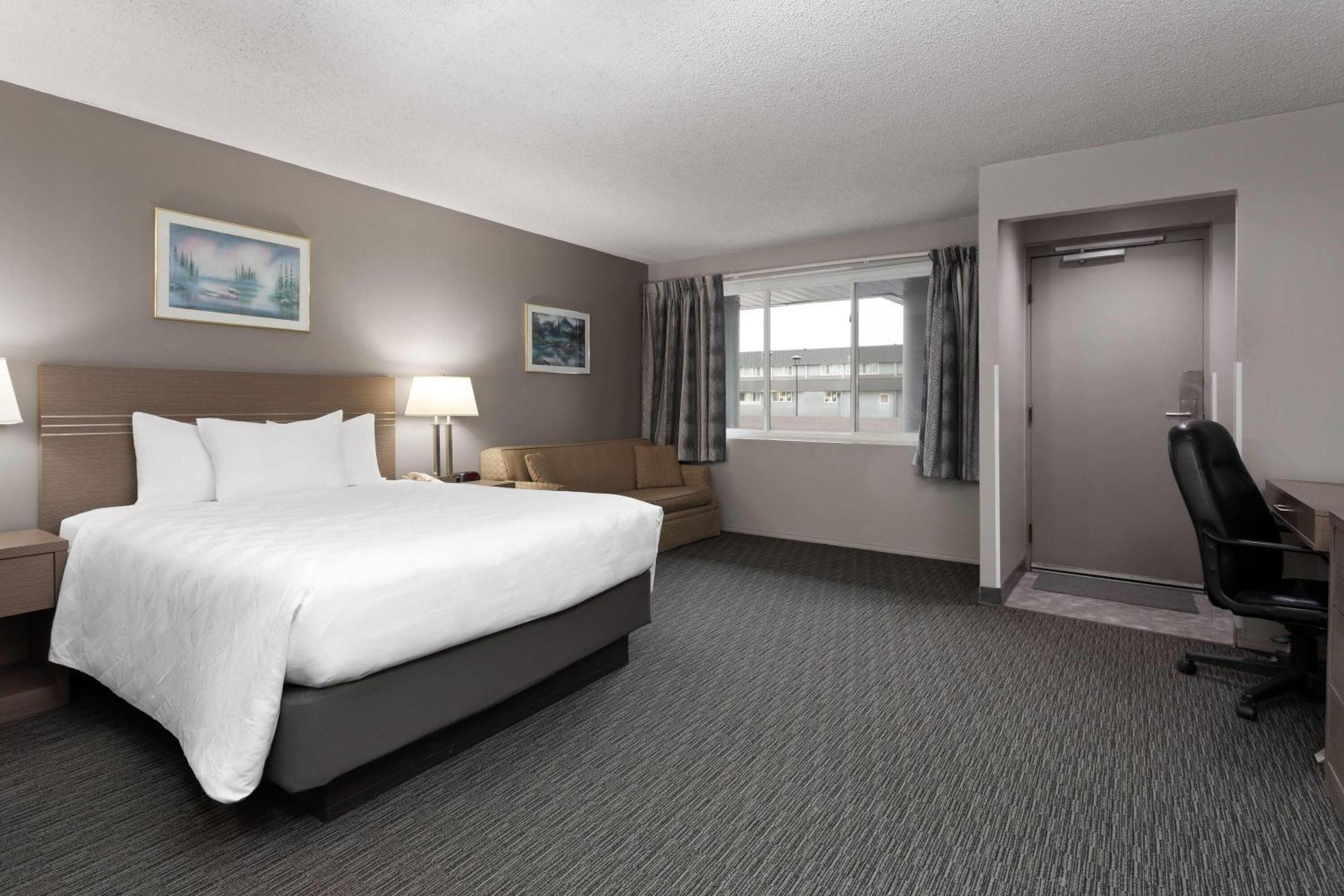 Deluxe King Room Full Kitchen Ground Floor or Smoking