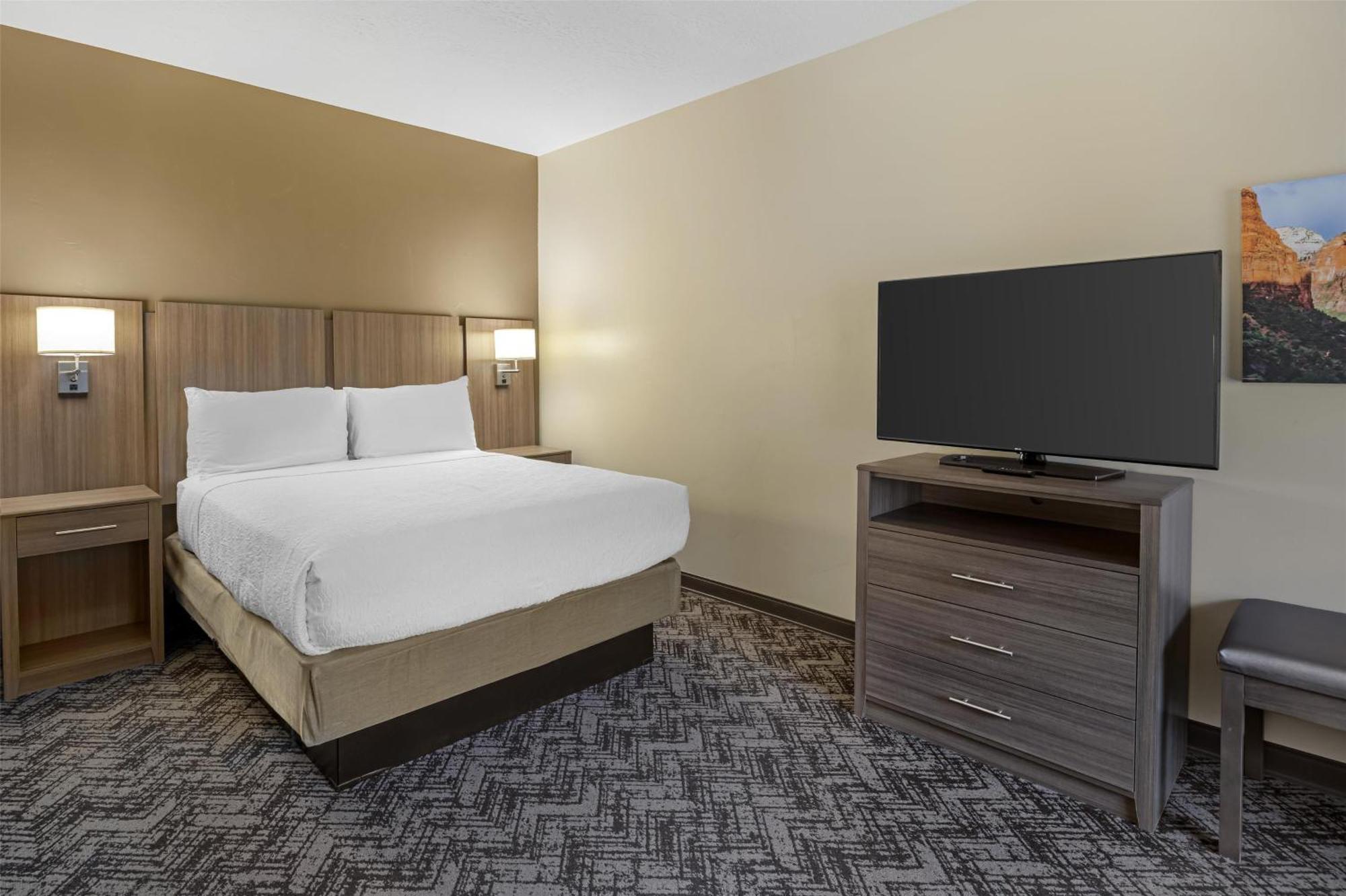 Three-Bedrooms Suite