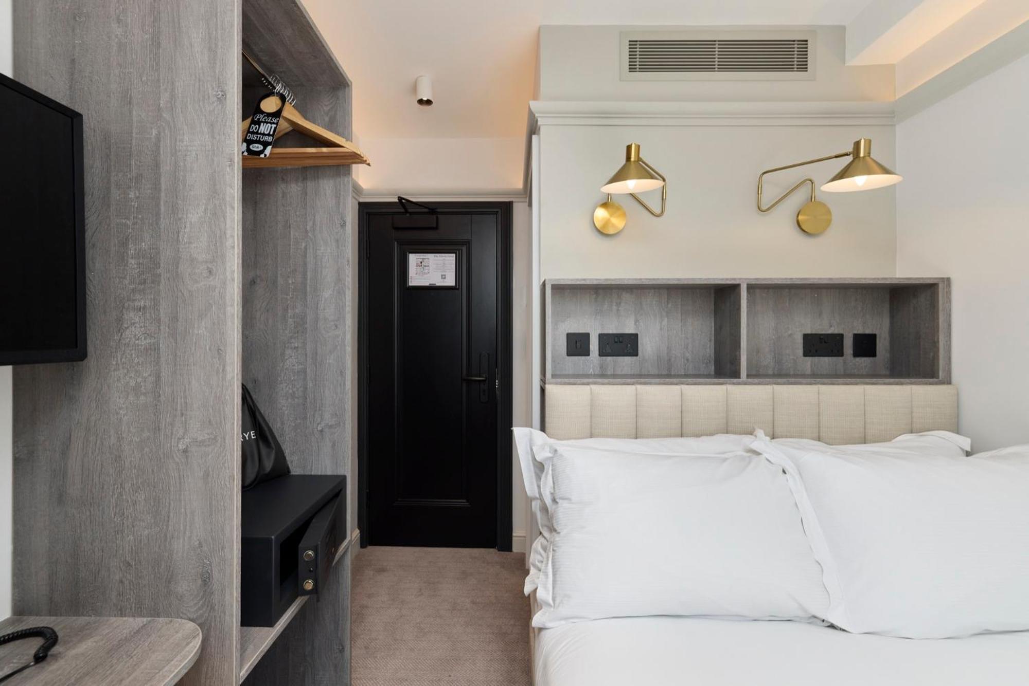 Compact Double Room,1742574848:JPEG