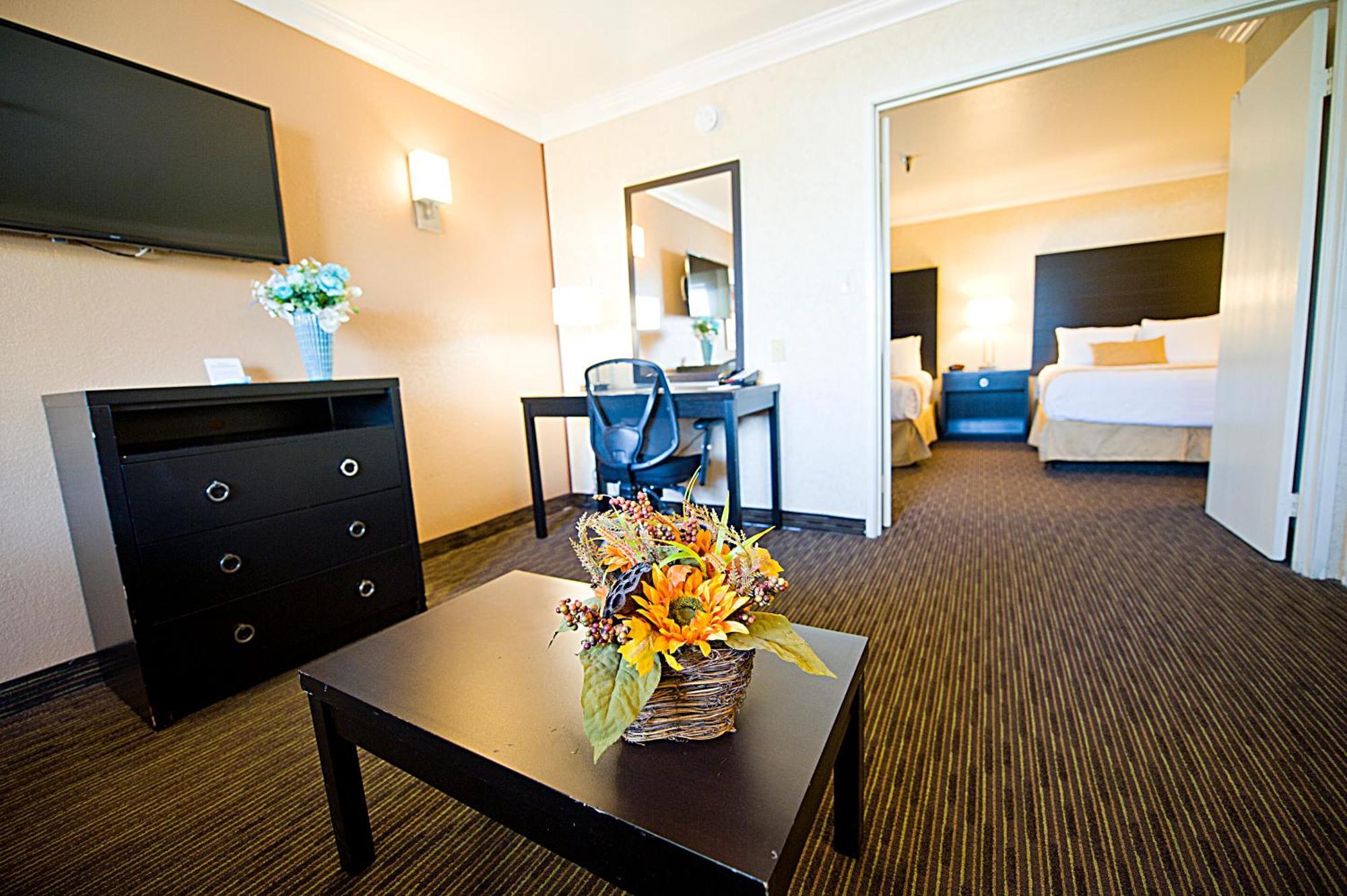 Family Suite Courtyard View