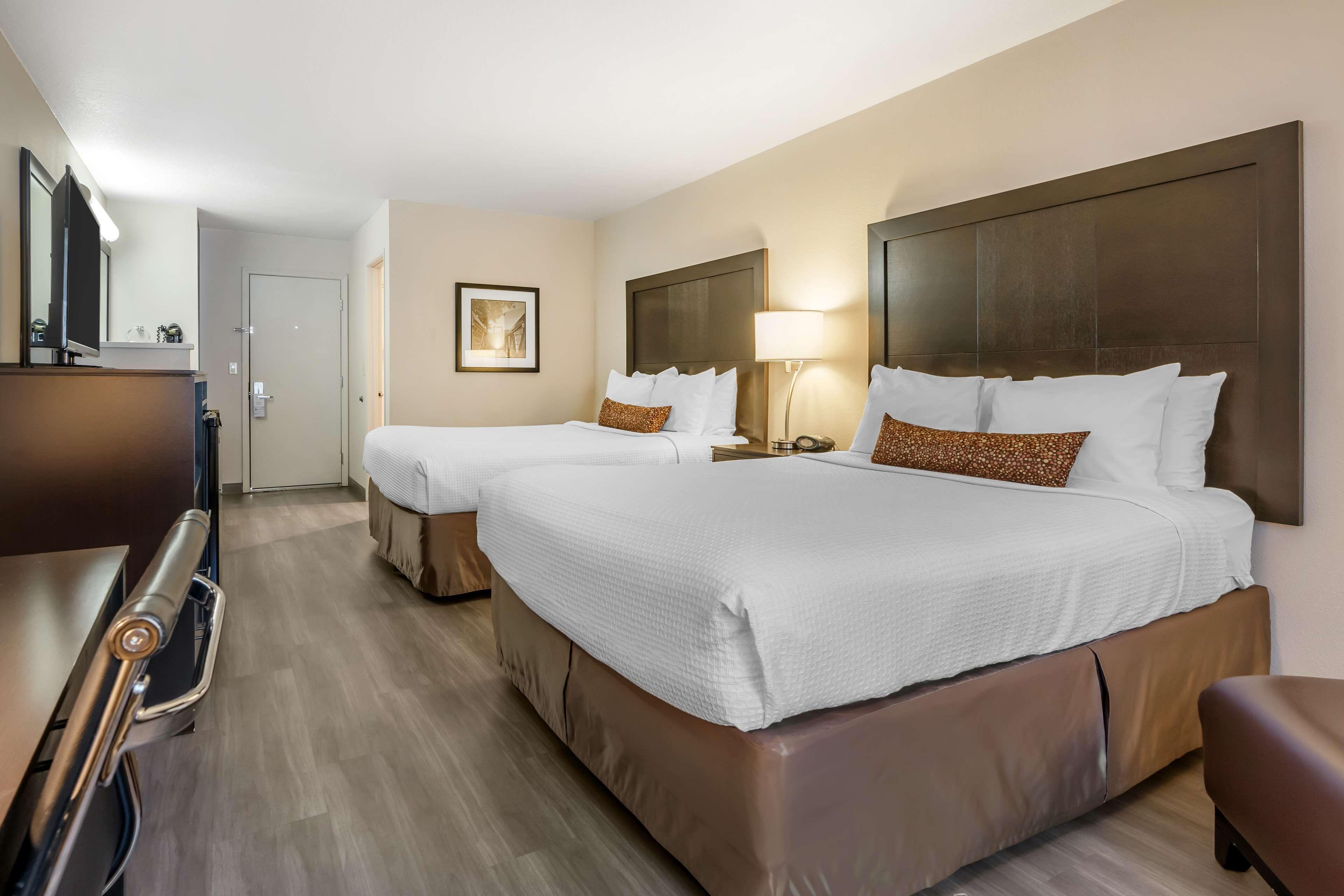 Queen Room Two Queen Beds