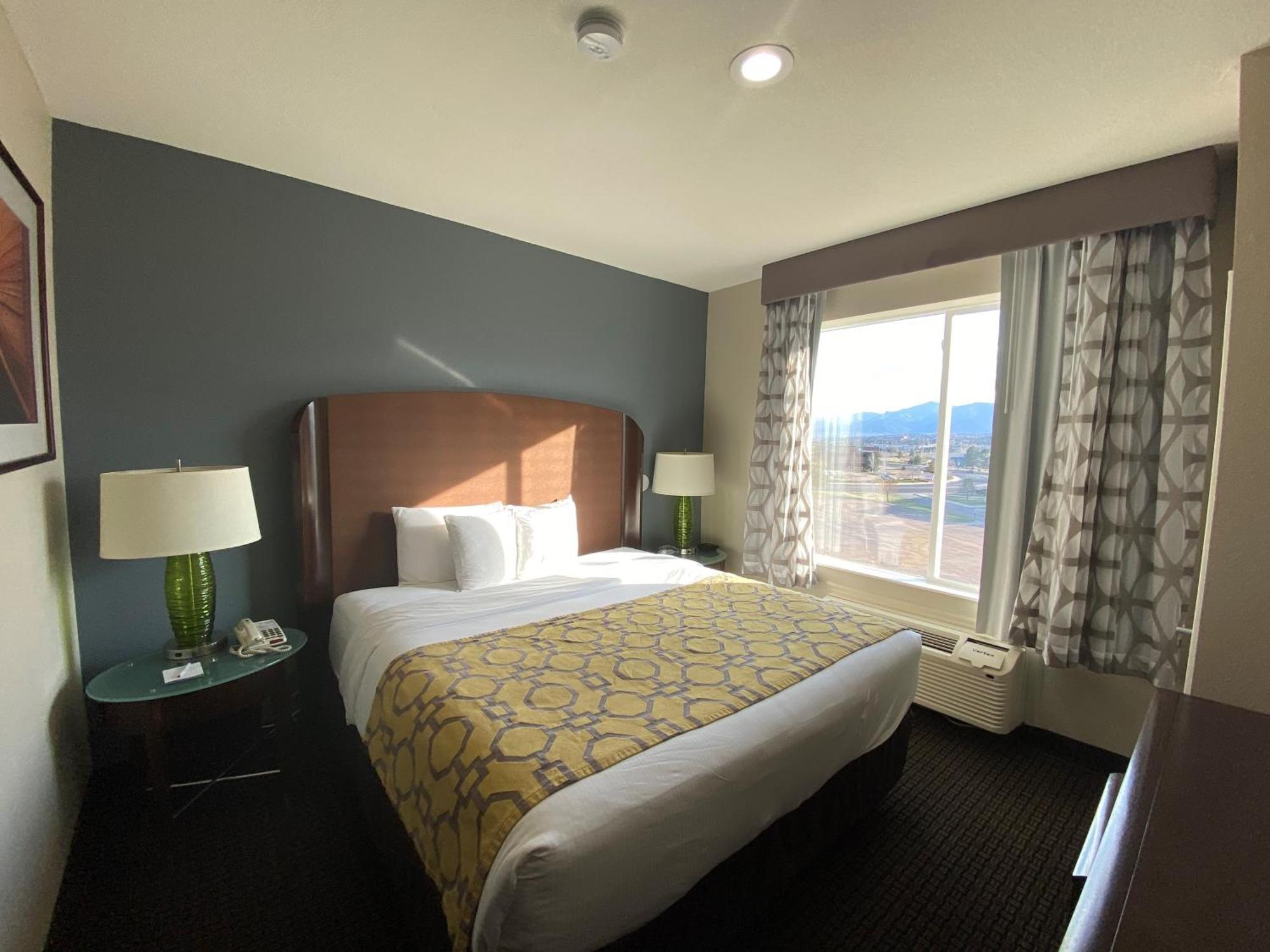King Room Mountain View Non-Smoking
