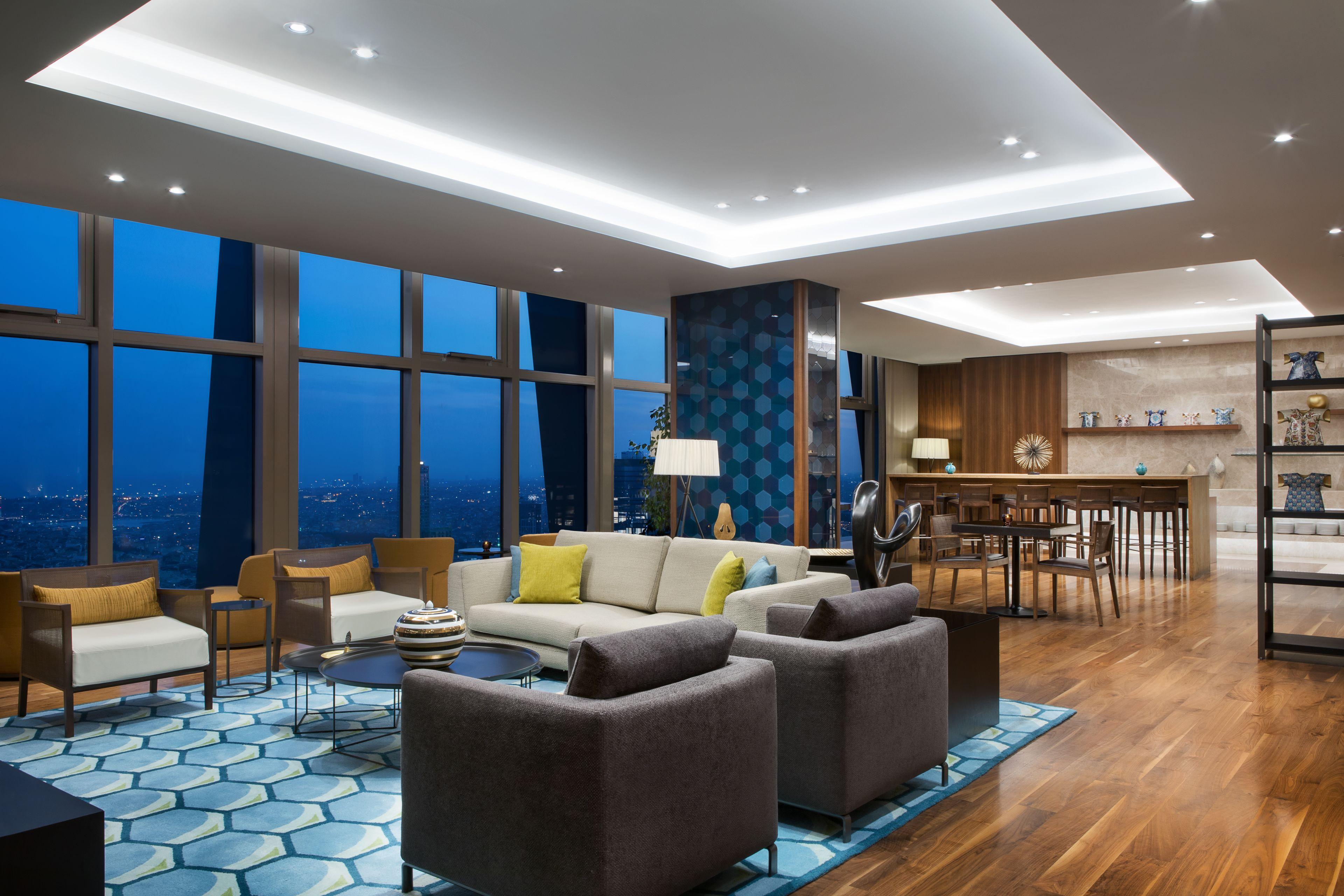 Executive King Room City View Lounge Access