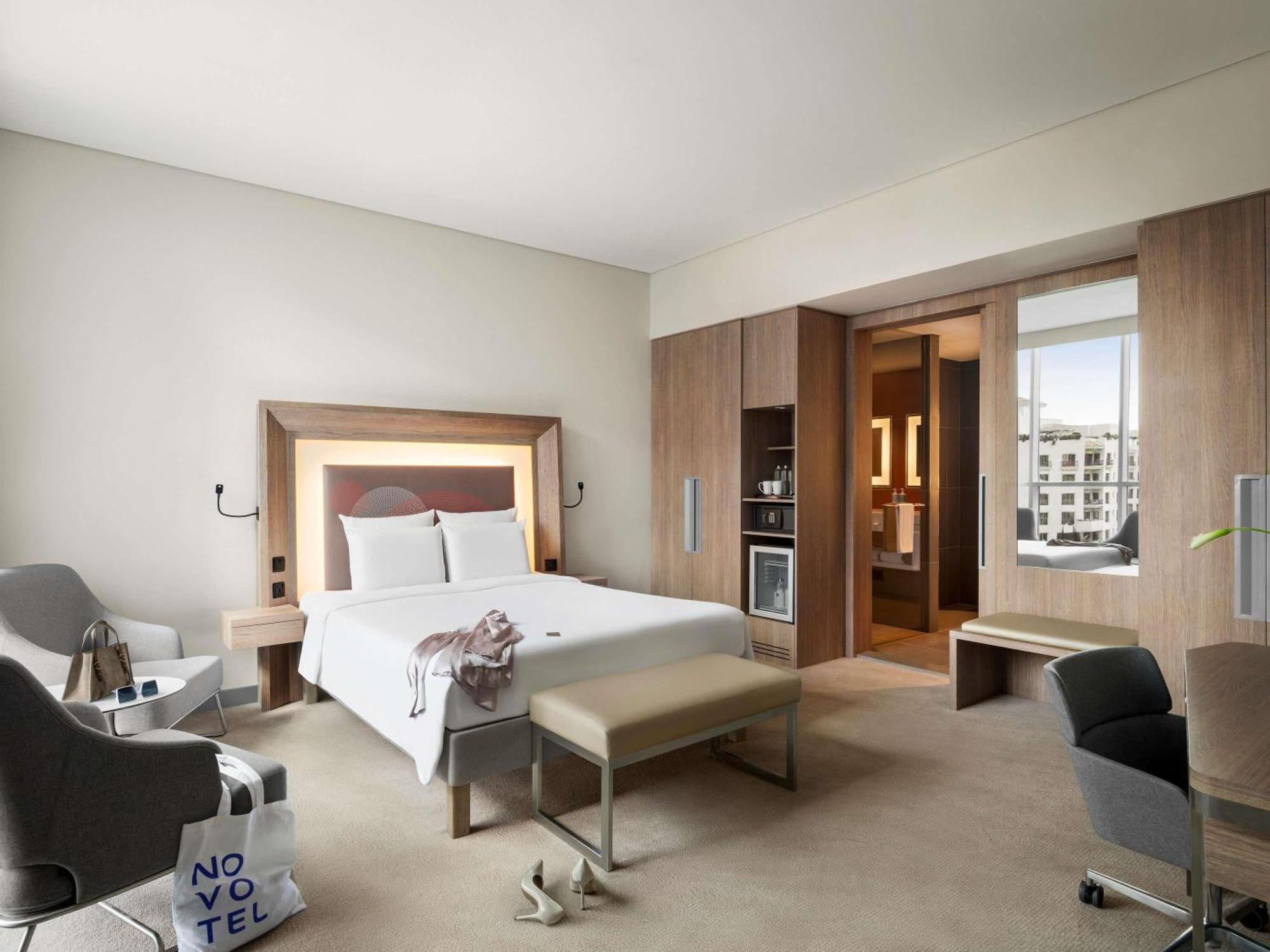 Suite Deluxe com 1 Cama de Casal e 1 Sofá-cama