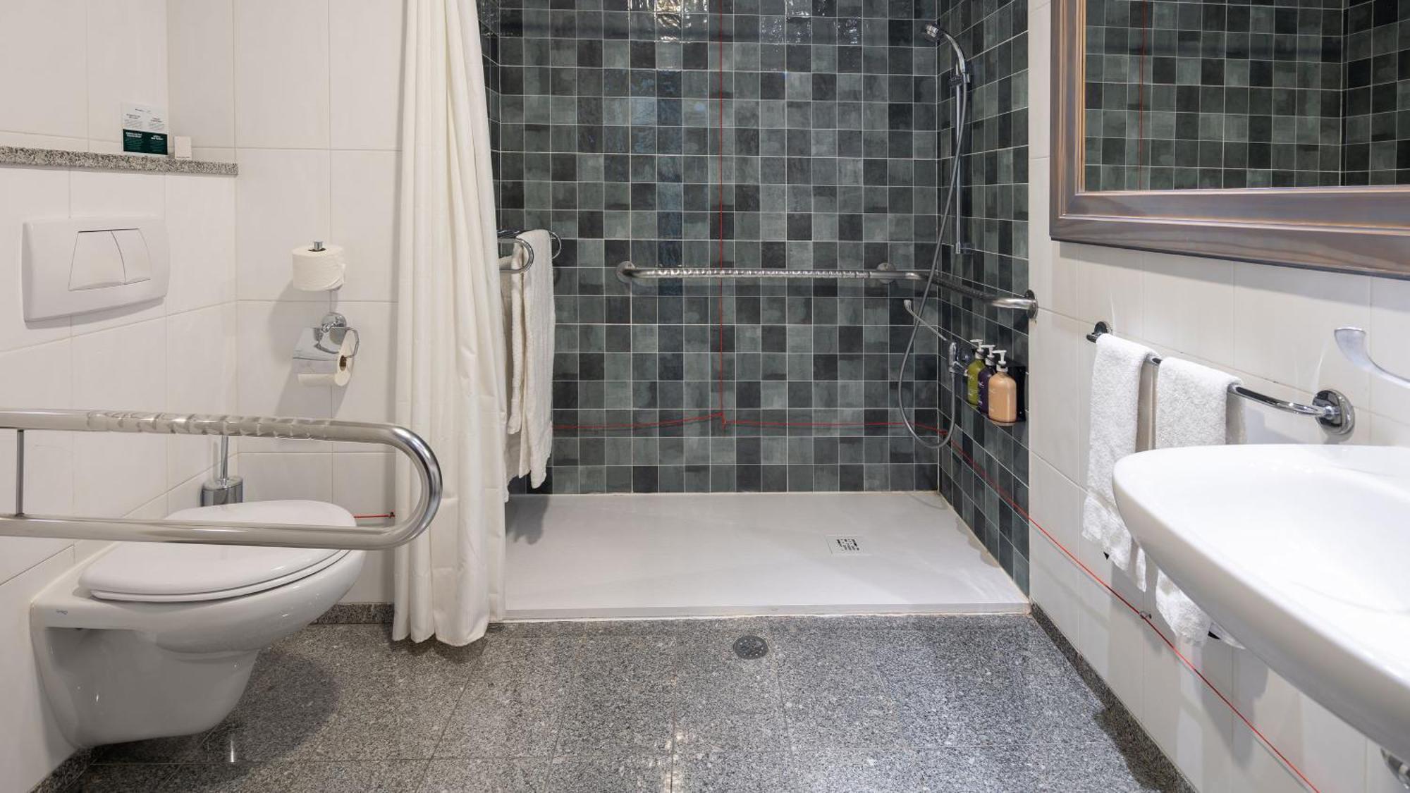 Standard Accessible Twin Room Balcony