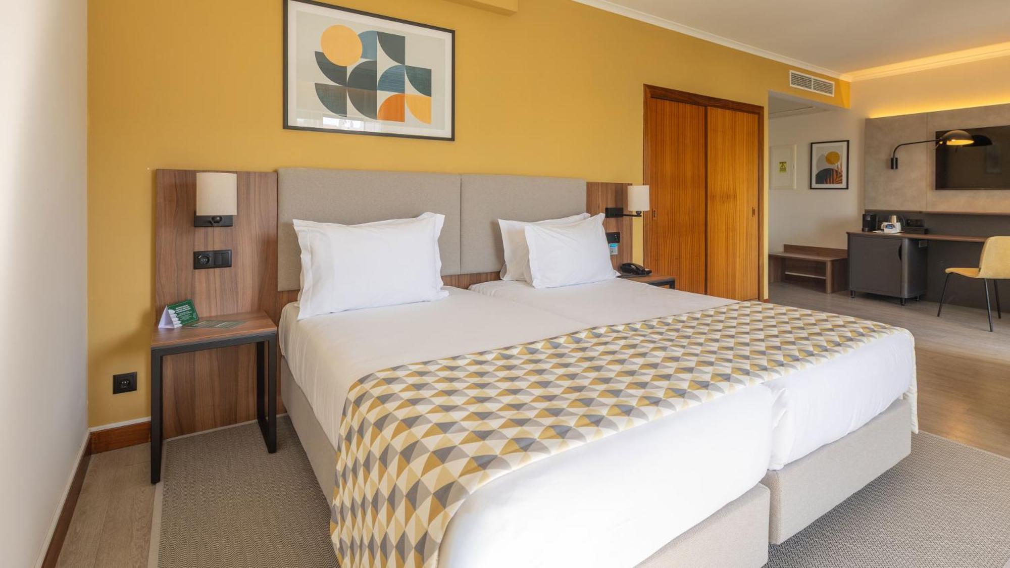 Standard Accessible Twin Room Balcony