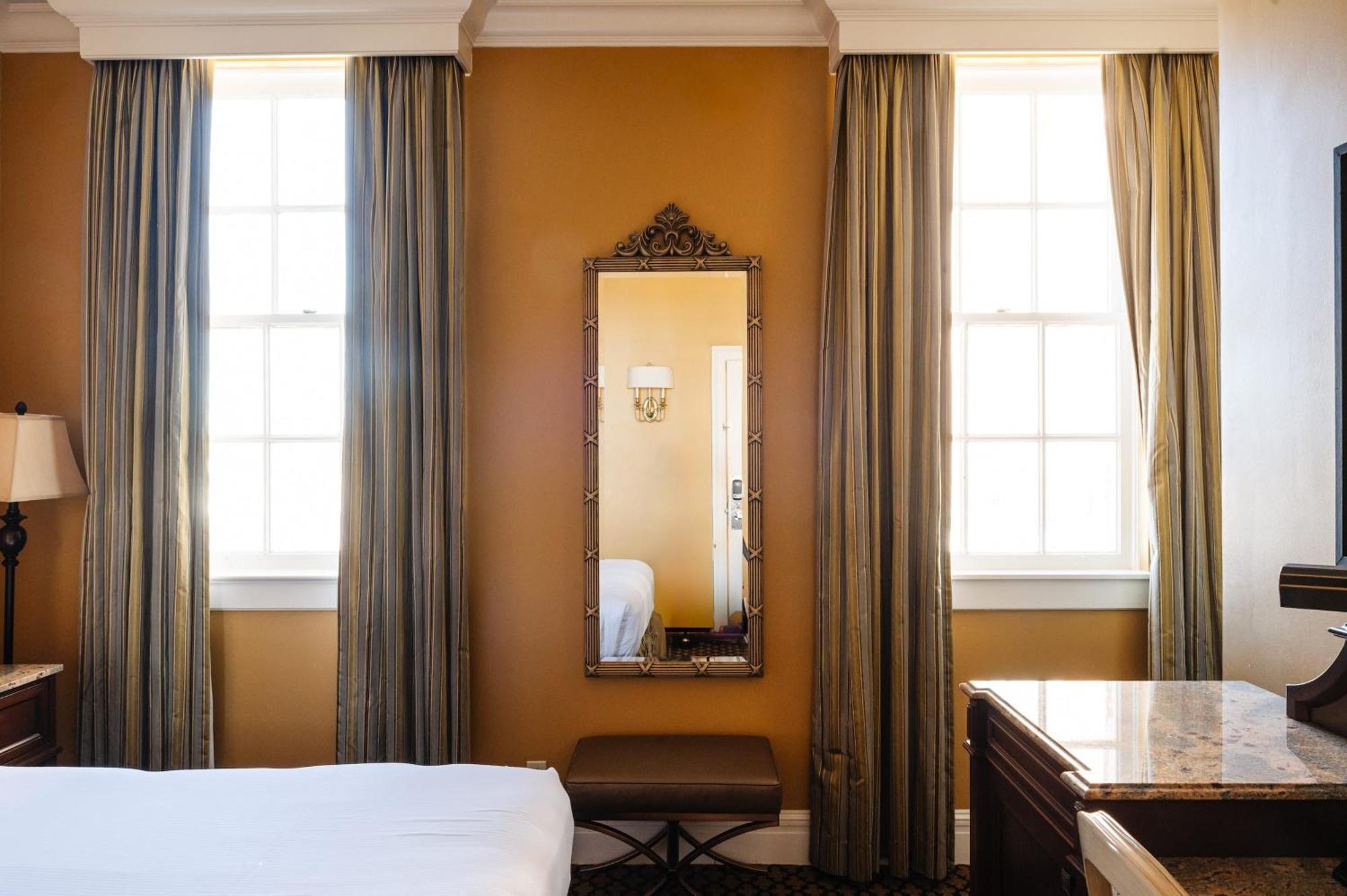 King Room 24 or 7 Front Desk