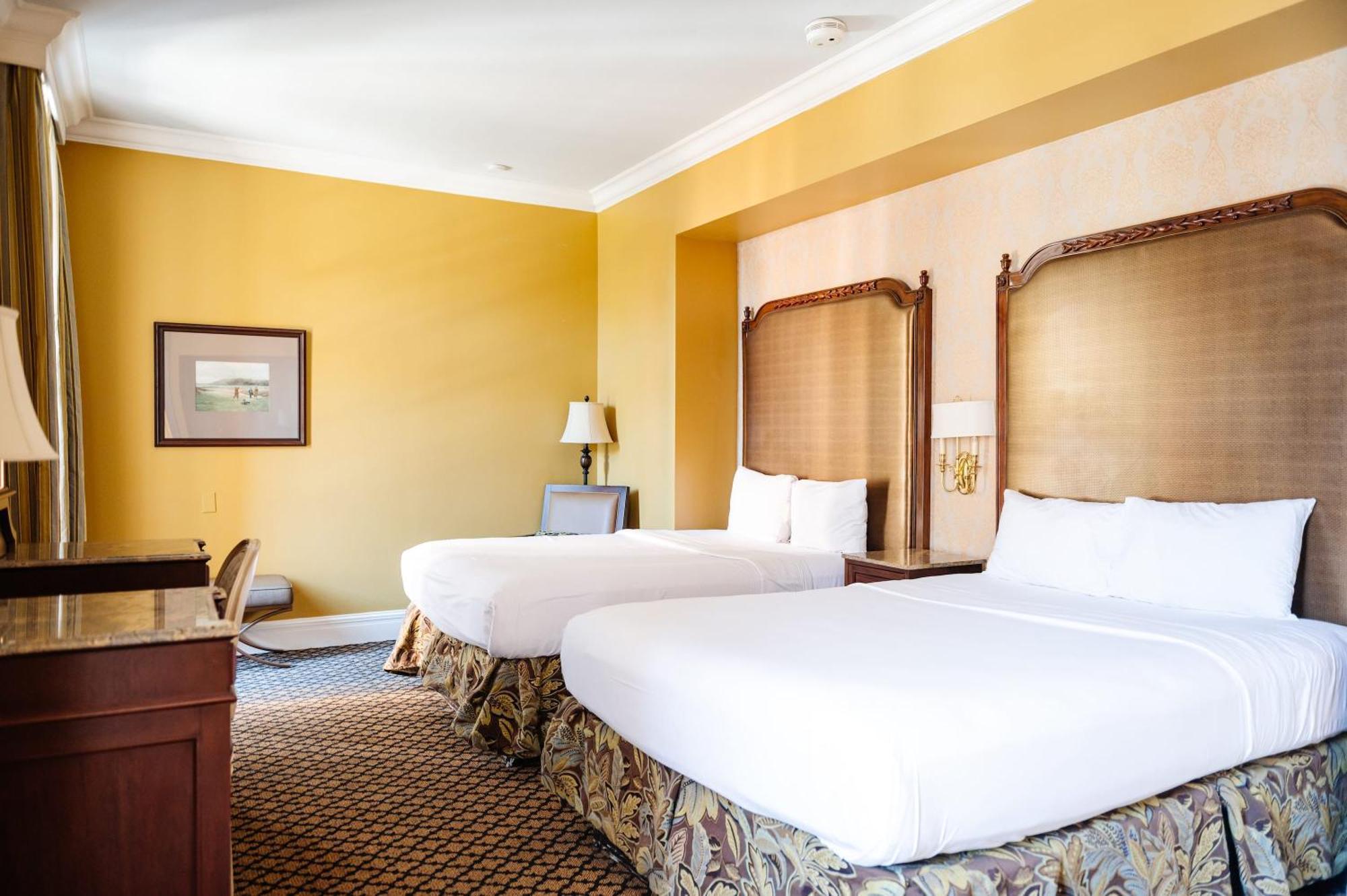 Double Queen Room 24 or 7 Front Desk