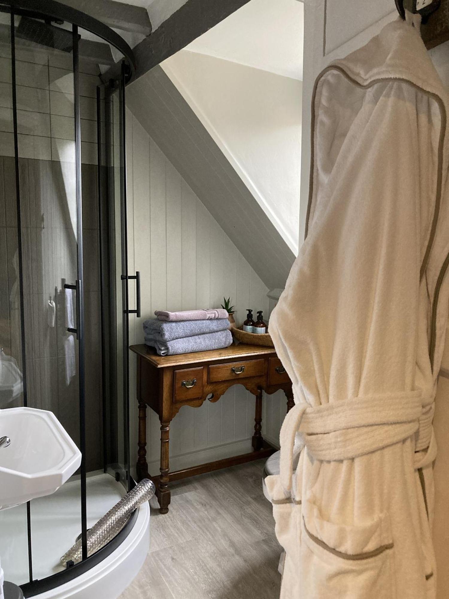 Double Room Private Bathroom