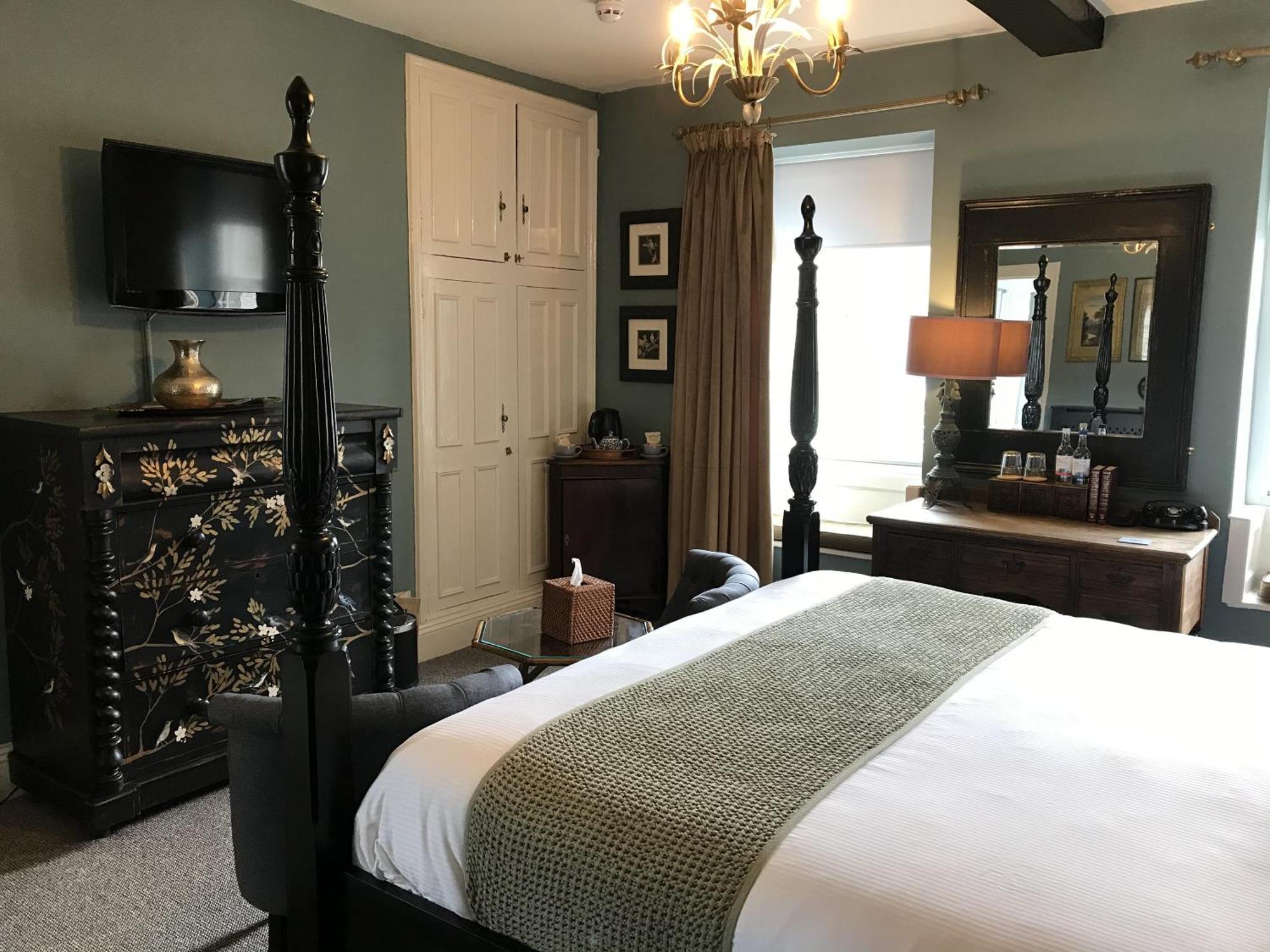 Large Double Room