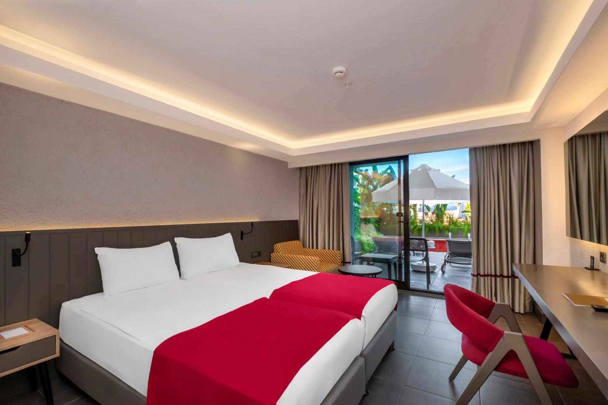 Double Room Pool View