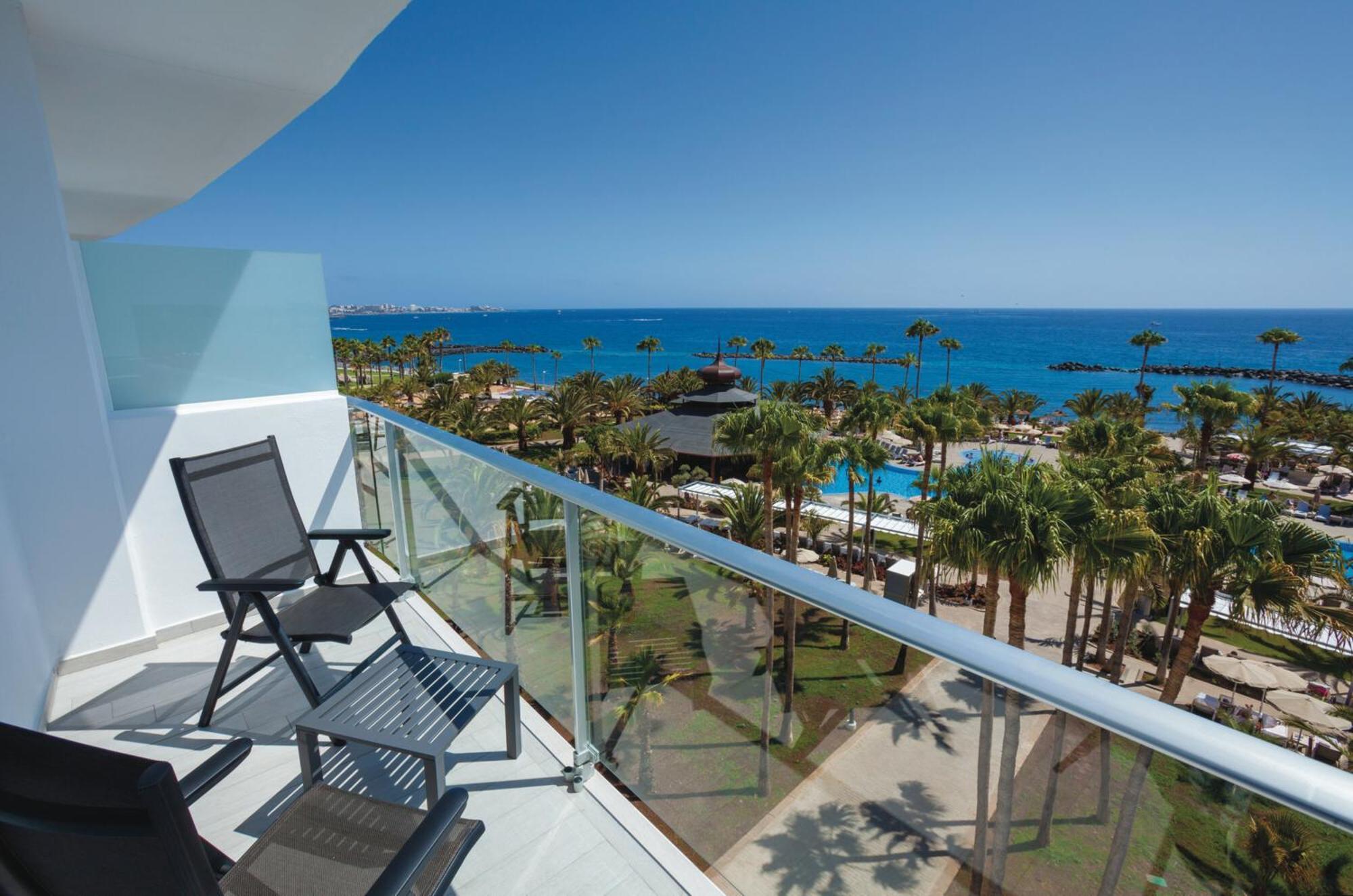 Habitación Doble Deluxe con vistas laterales al mar