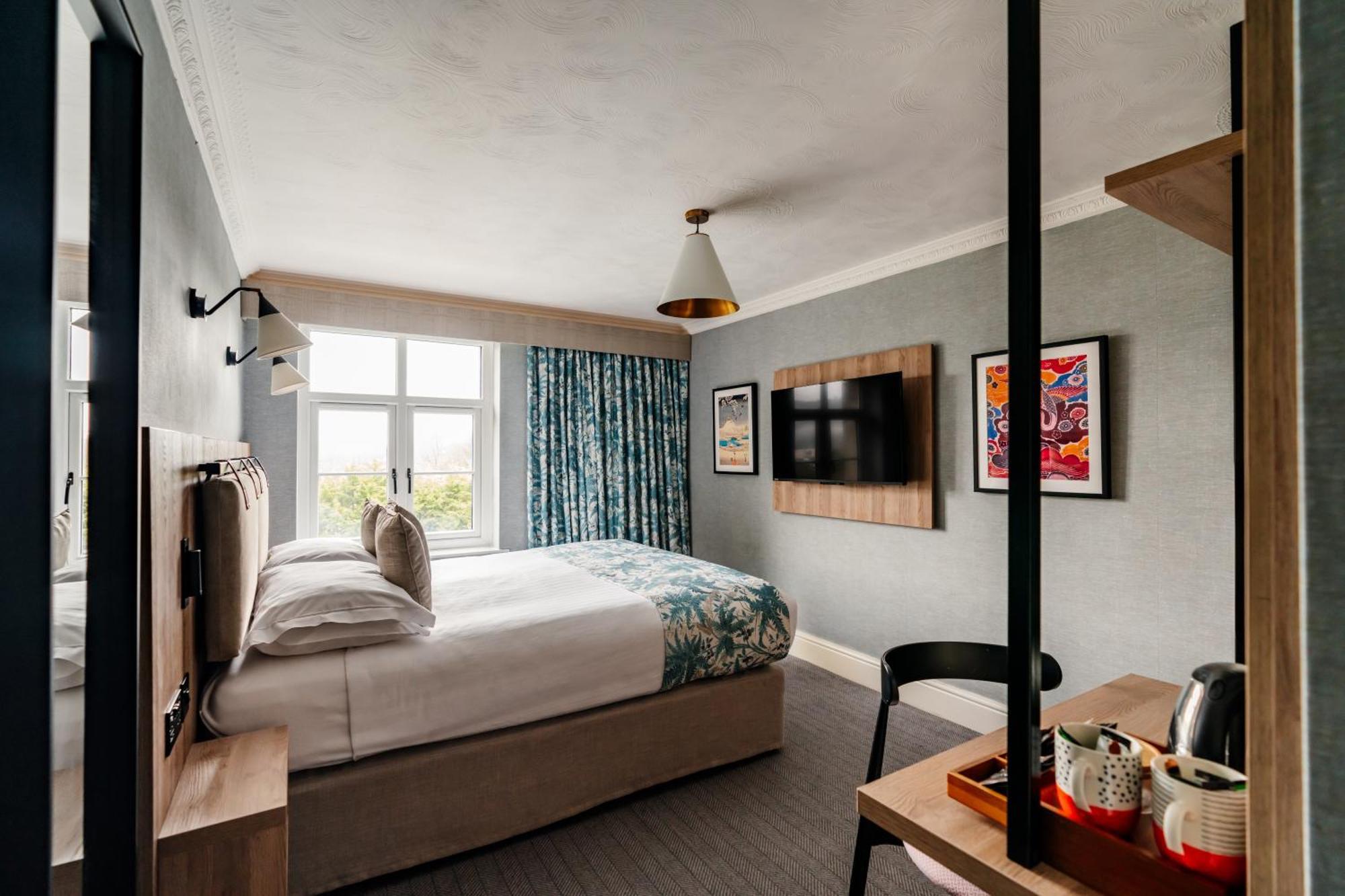 Lake-Facing Manor Room