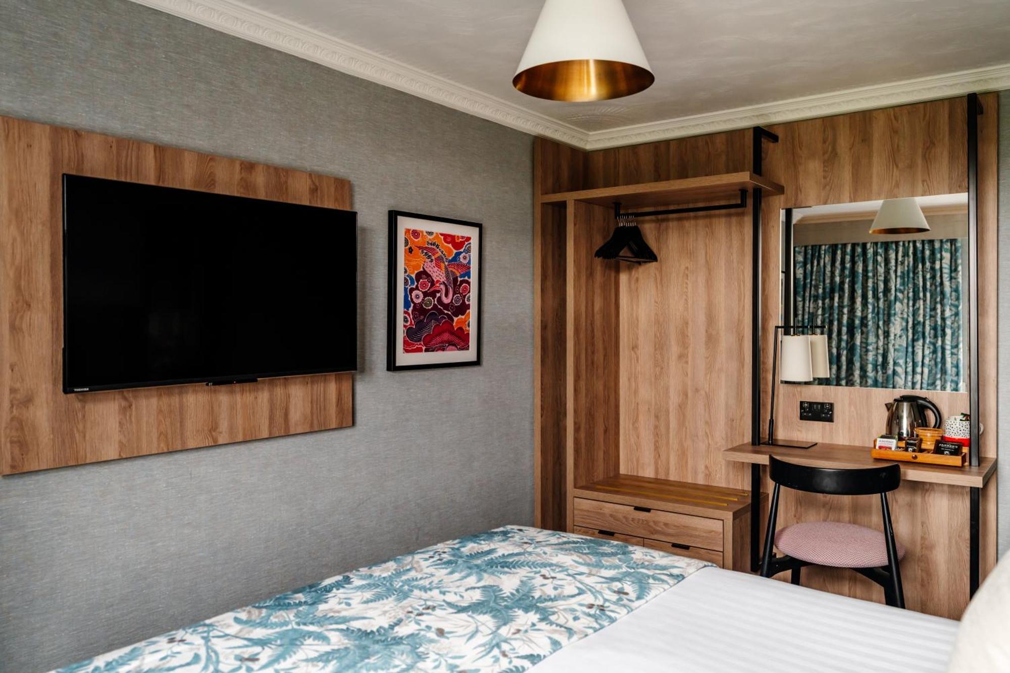 Lake-Facing Manor Room