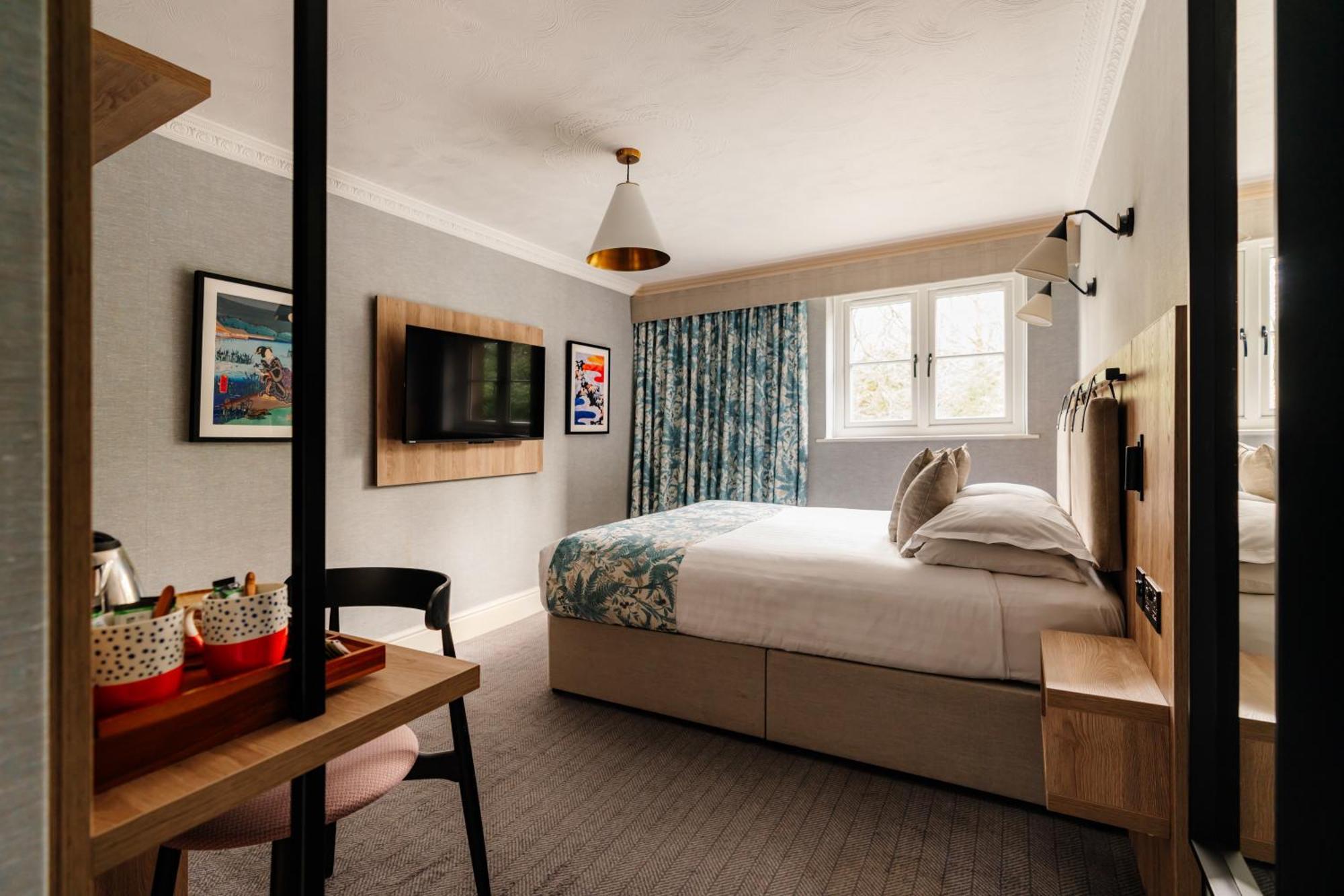 Manor Room