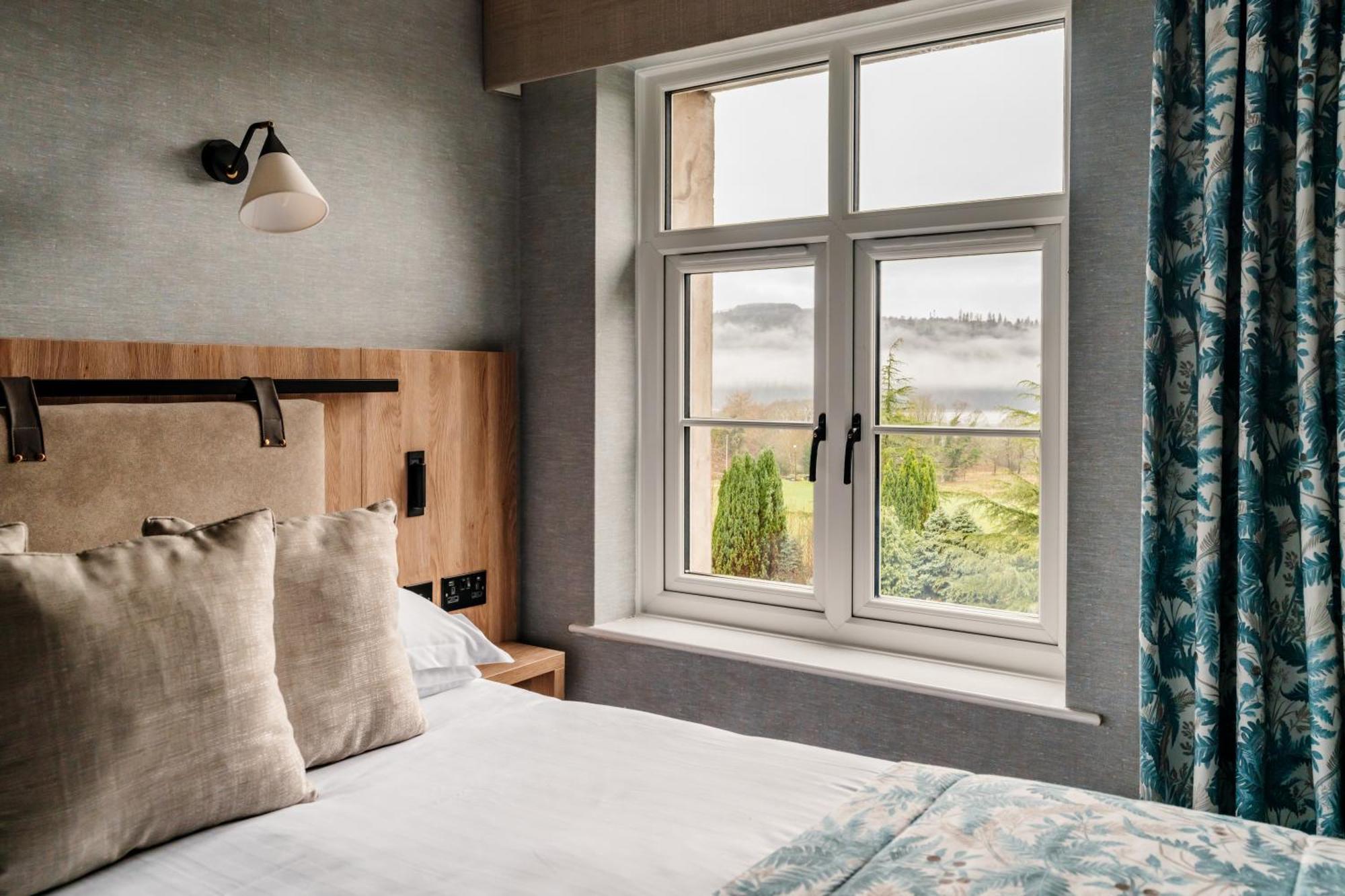 Lake-Facing Manor Room