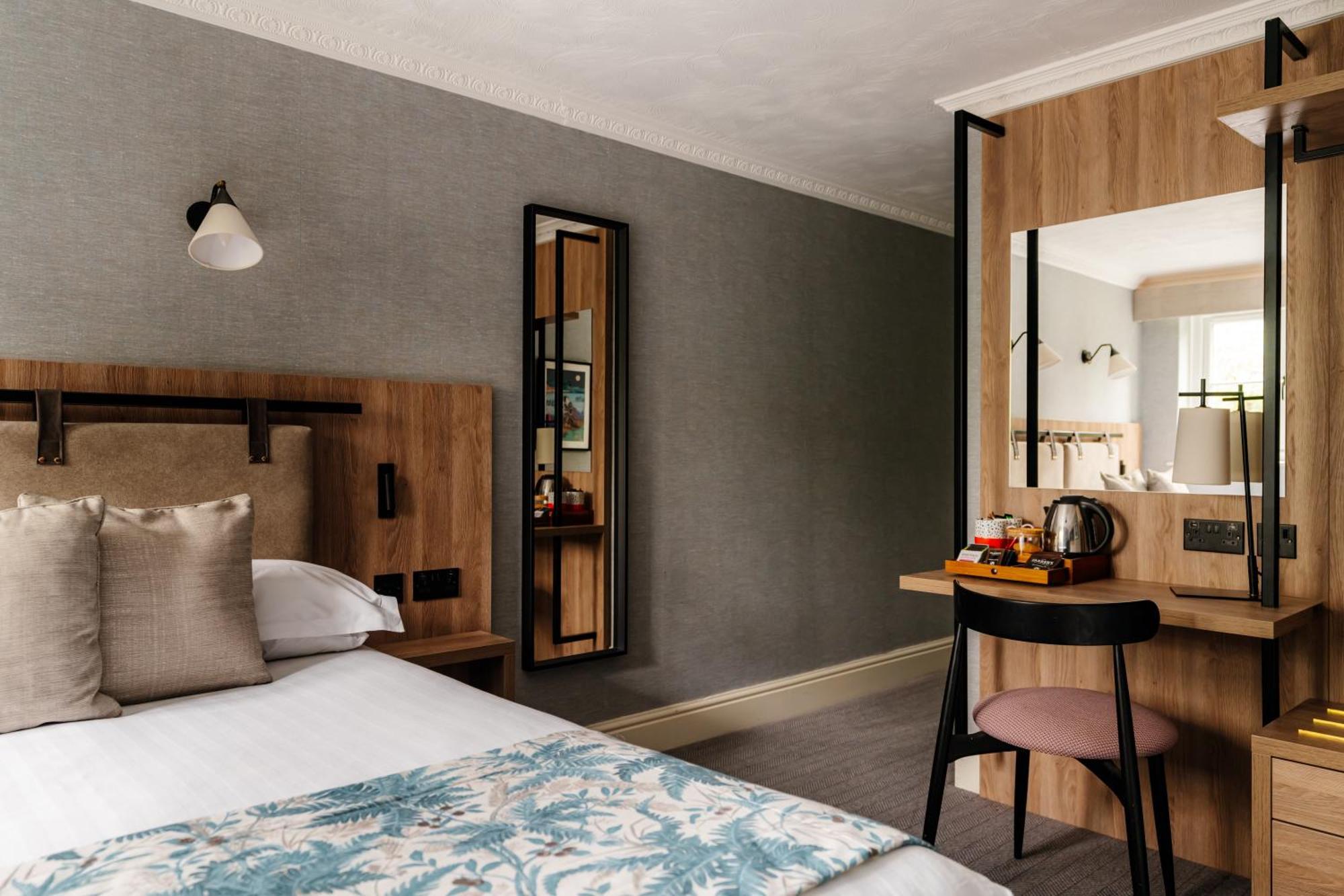 Manor Room
