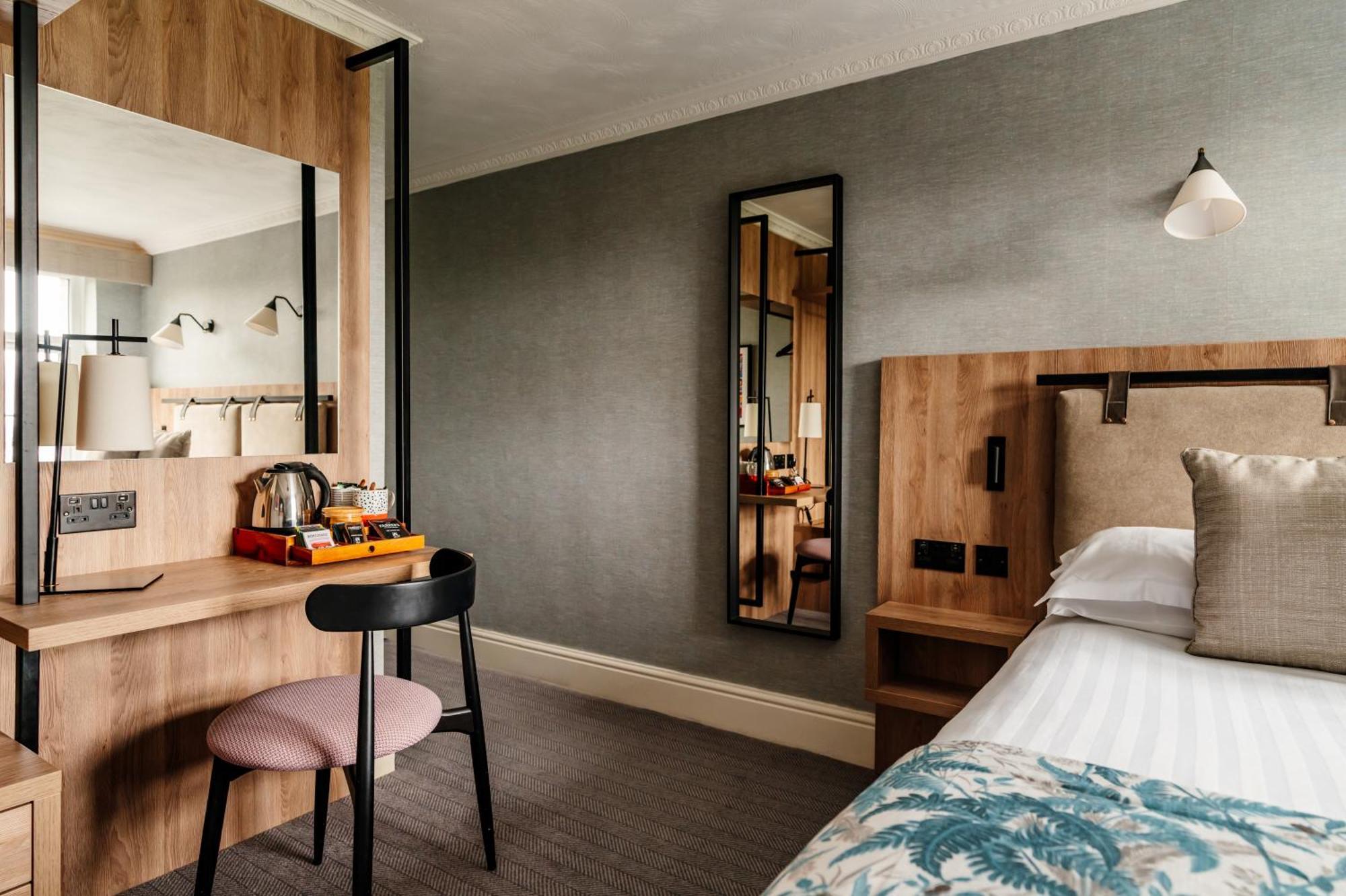 Lake-Facing Manor Room