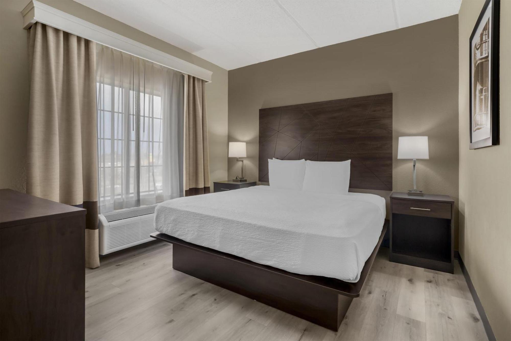 Two-Bedroom King Suite Two King Beds Non-Smoking