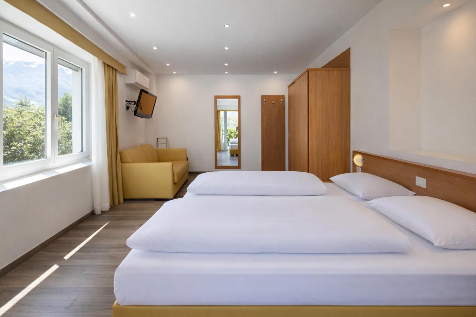 Superior Double Room with garden-view terrace