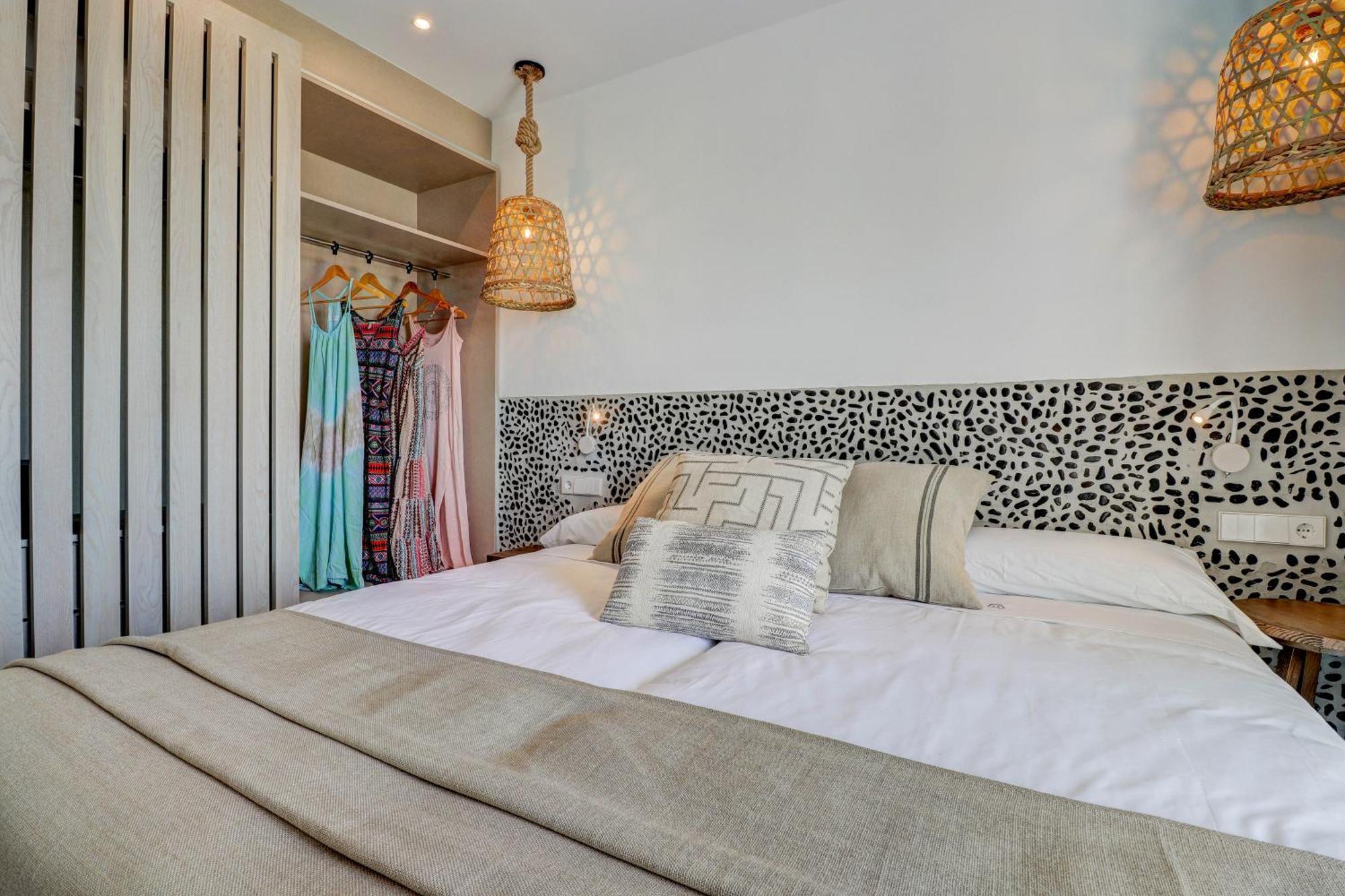 Standard Double or Twin Room Balcony