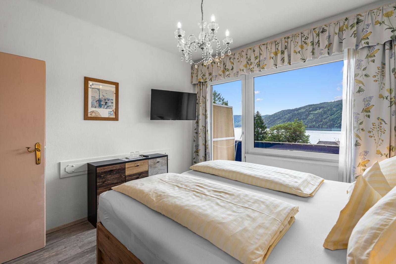 Double Room Balcony Lake View