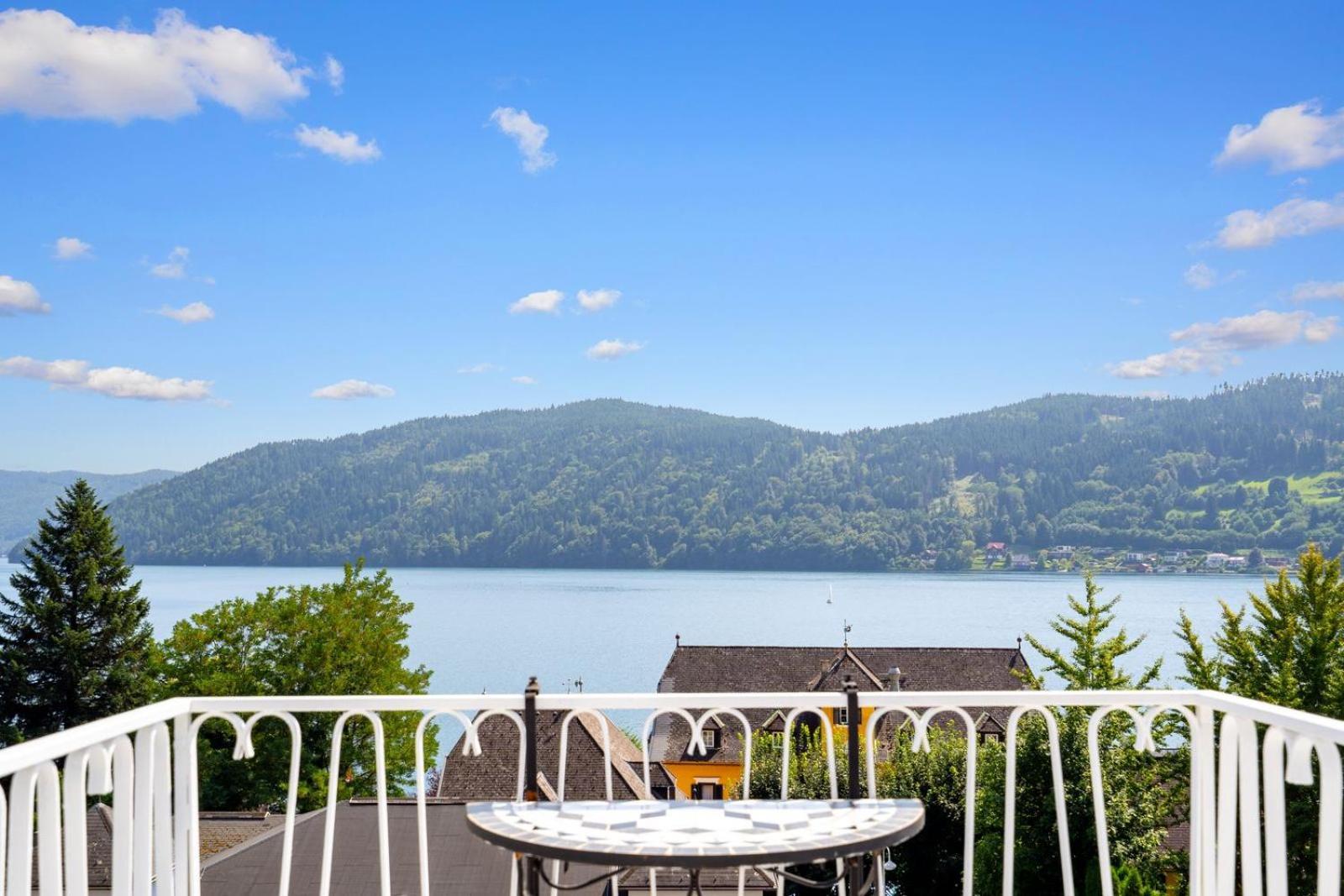 Double Room Balcony Lake View