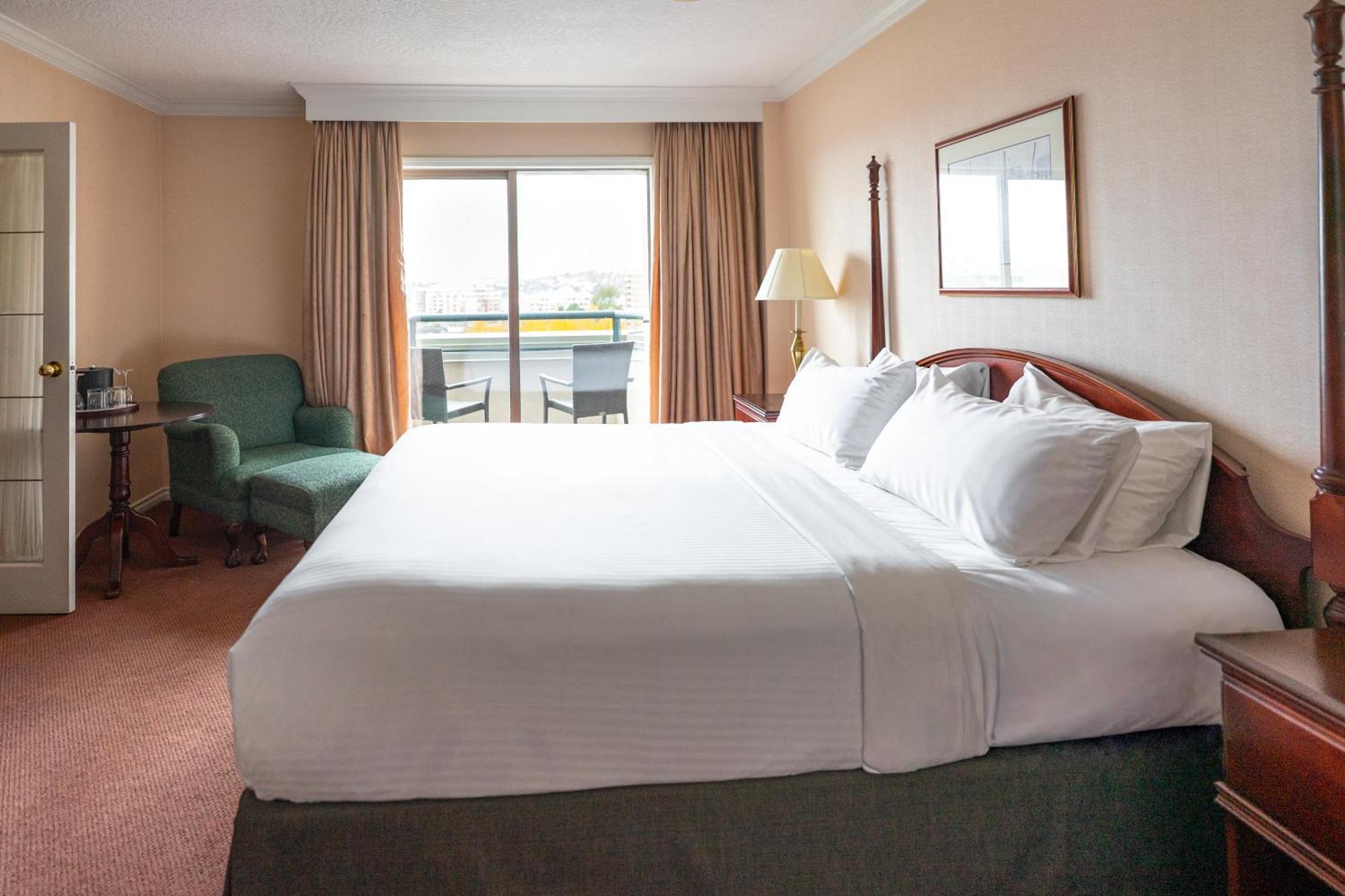 Suíte com Vista da Cidade: Cama King-size com Sofá-cama