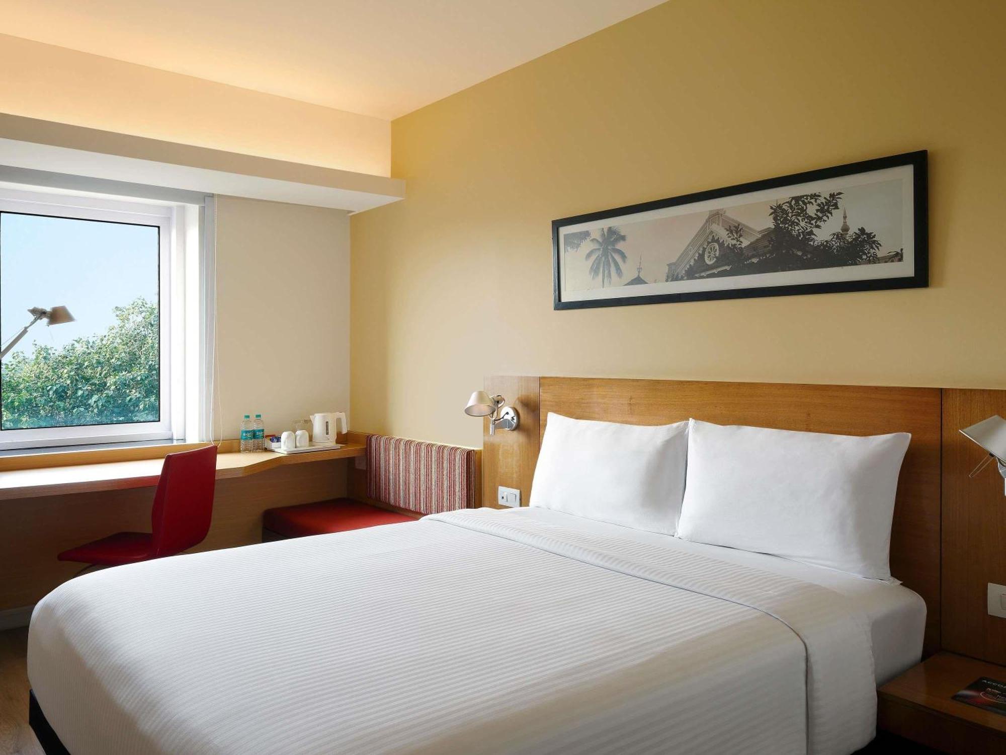 Standard Queen Room